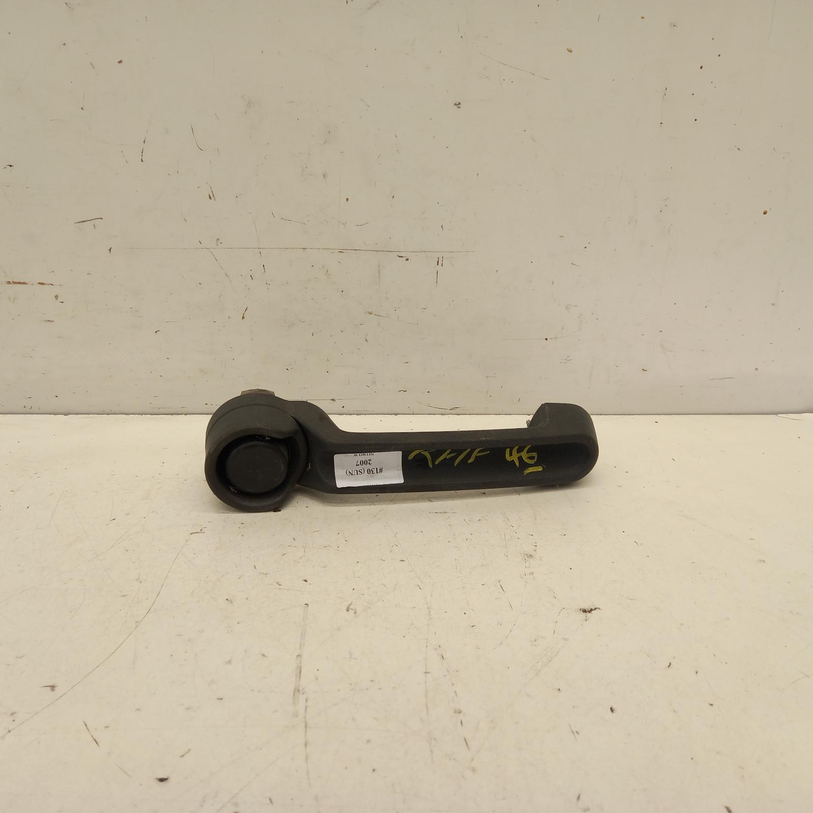 View Auto part Door Handle Dodge Nitro 2007