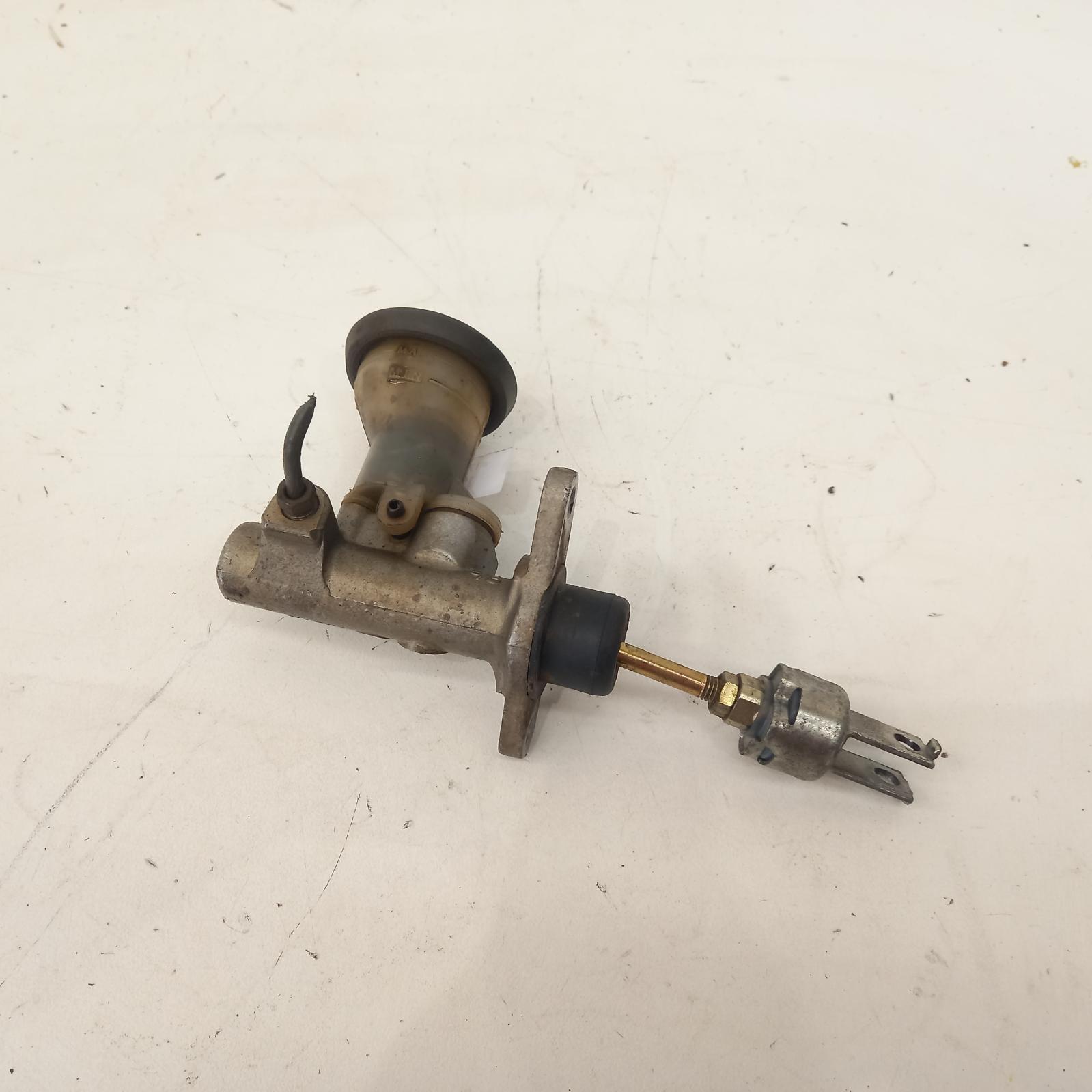 View Auto part Clutch Master Cylind Toyota Hilux 1996