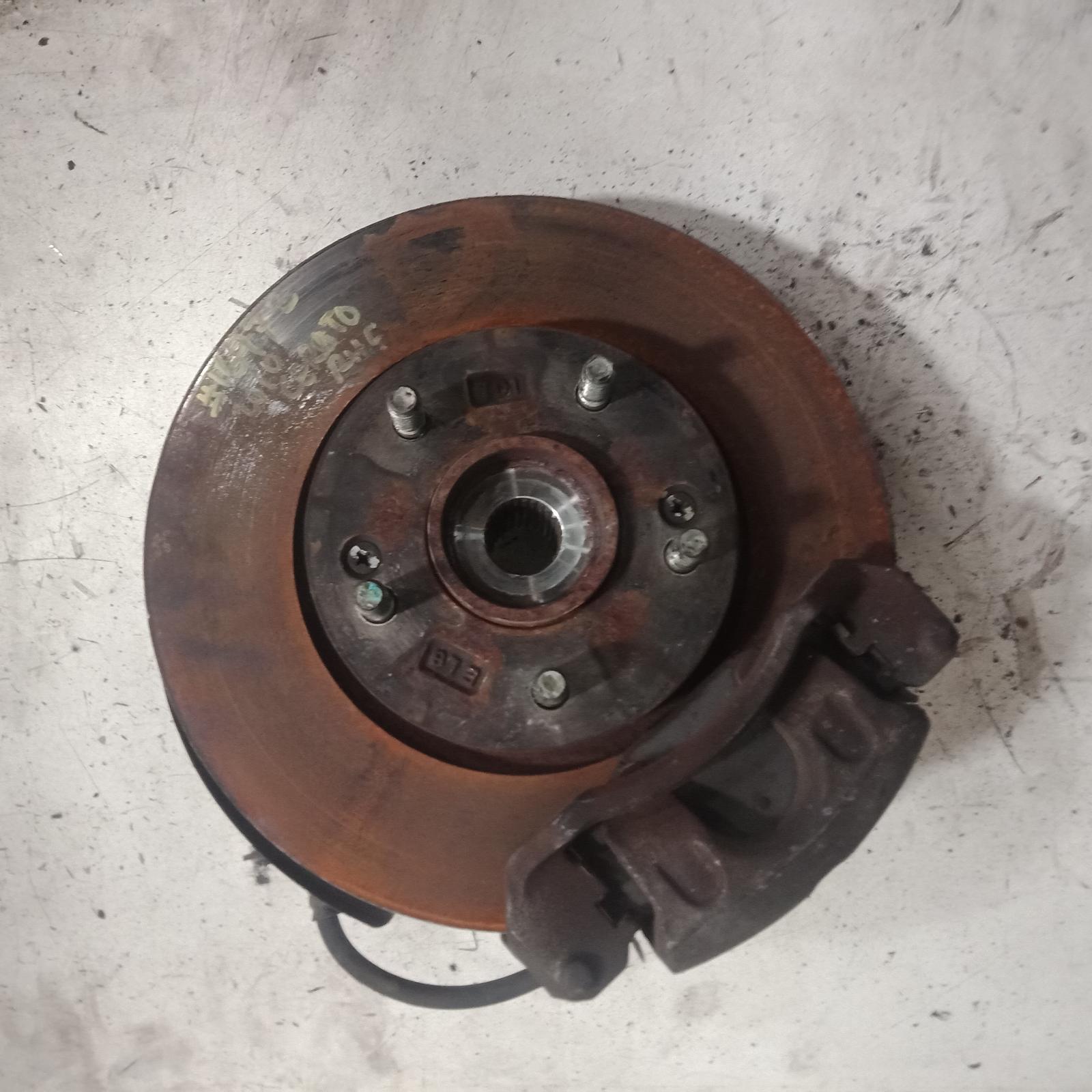 2010 Kia Cerato Right Front Hub Assembly View Auto part Right Front Hub Assembly Kia Cerato 2010