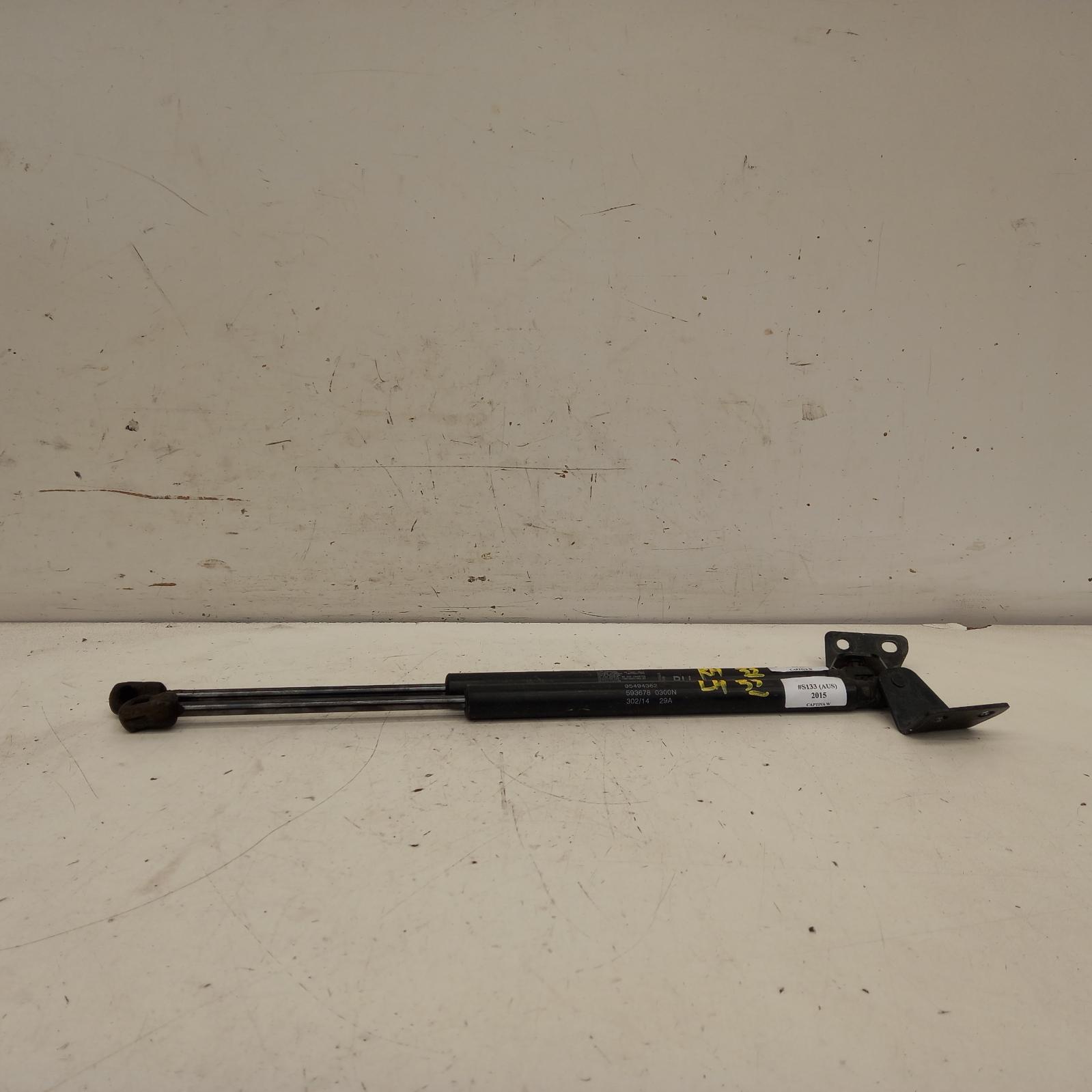 2014 Holden Captiva Bonnet Hinge/Strut View Auto part Bonnet Hinge/Strut Holden Captiva 2014