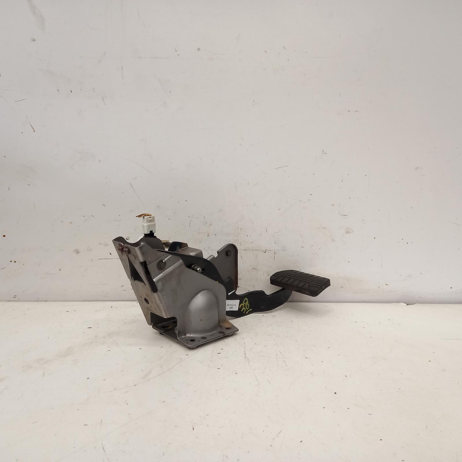 View Auto part Pedal Assembly Holden Captiva 2014