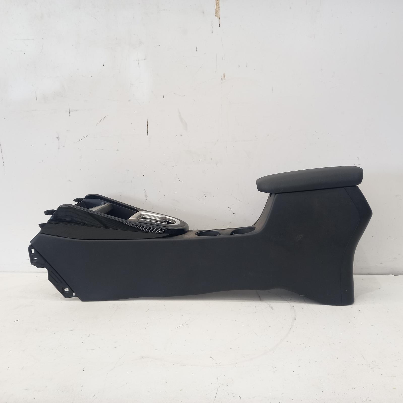 View Auto part Console Kia Cerato 2020
