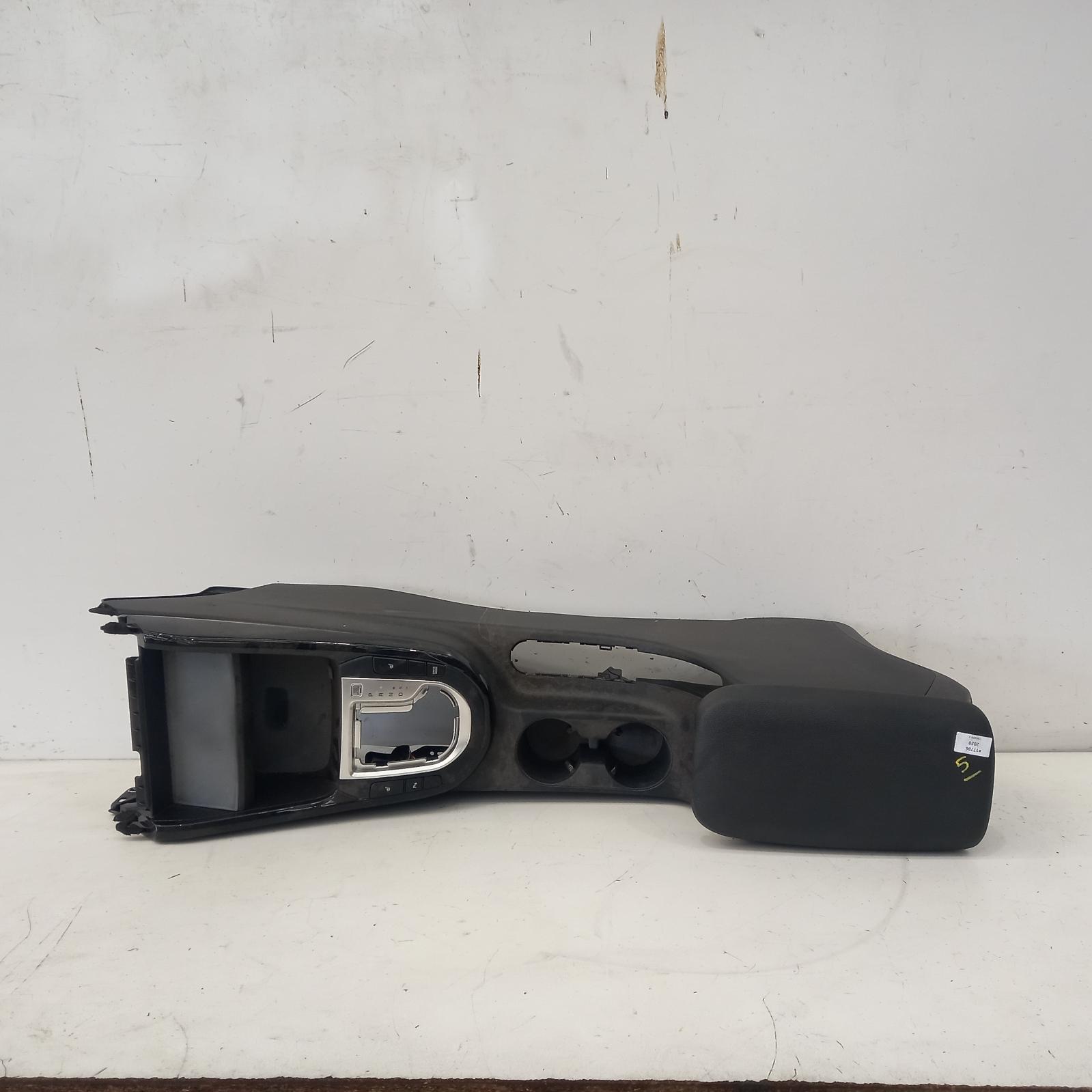 View Auto part Console Kia Cerato 2020
