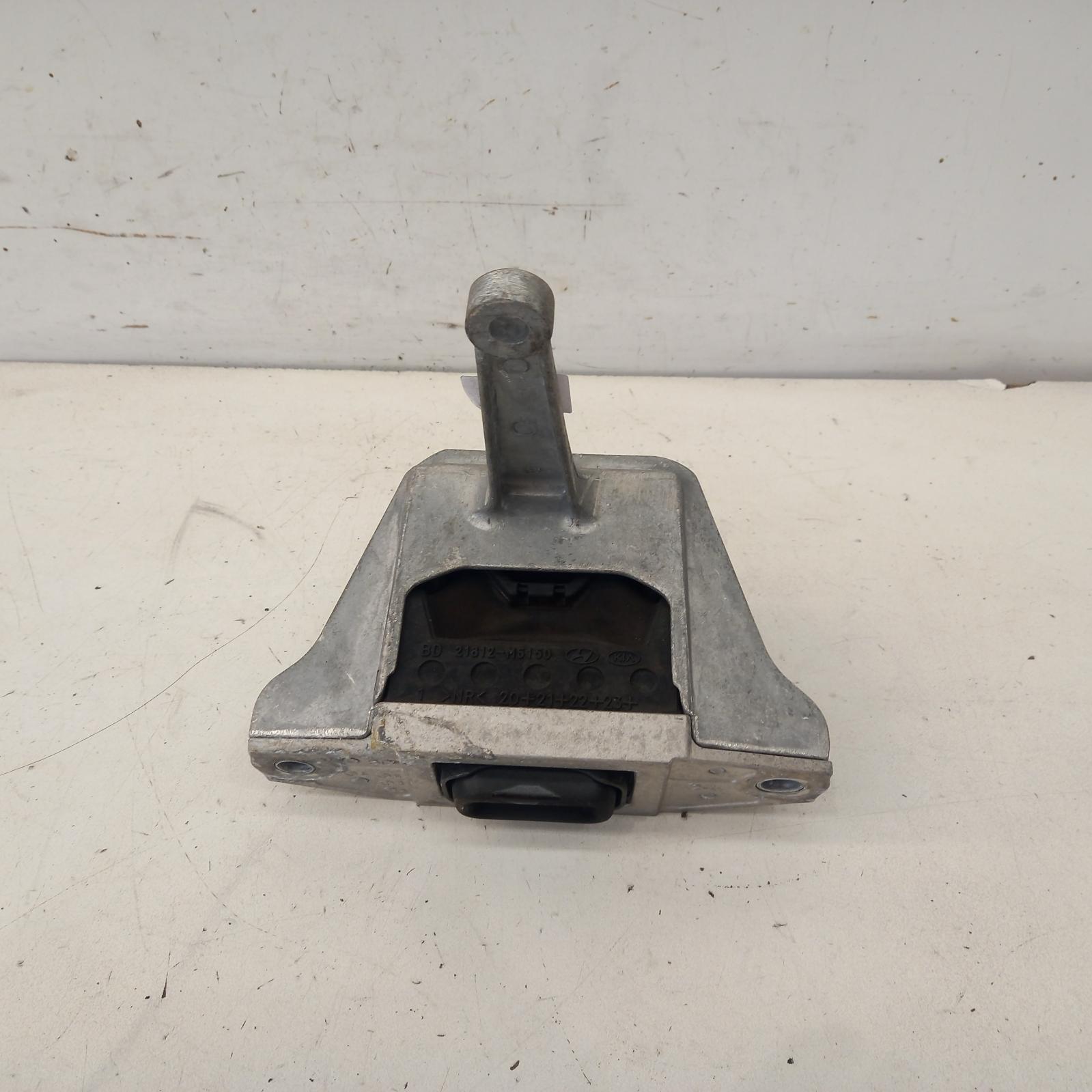 View Auto part Mount Kia Cerato 2020
