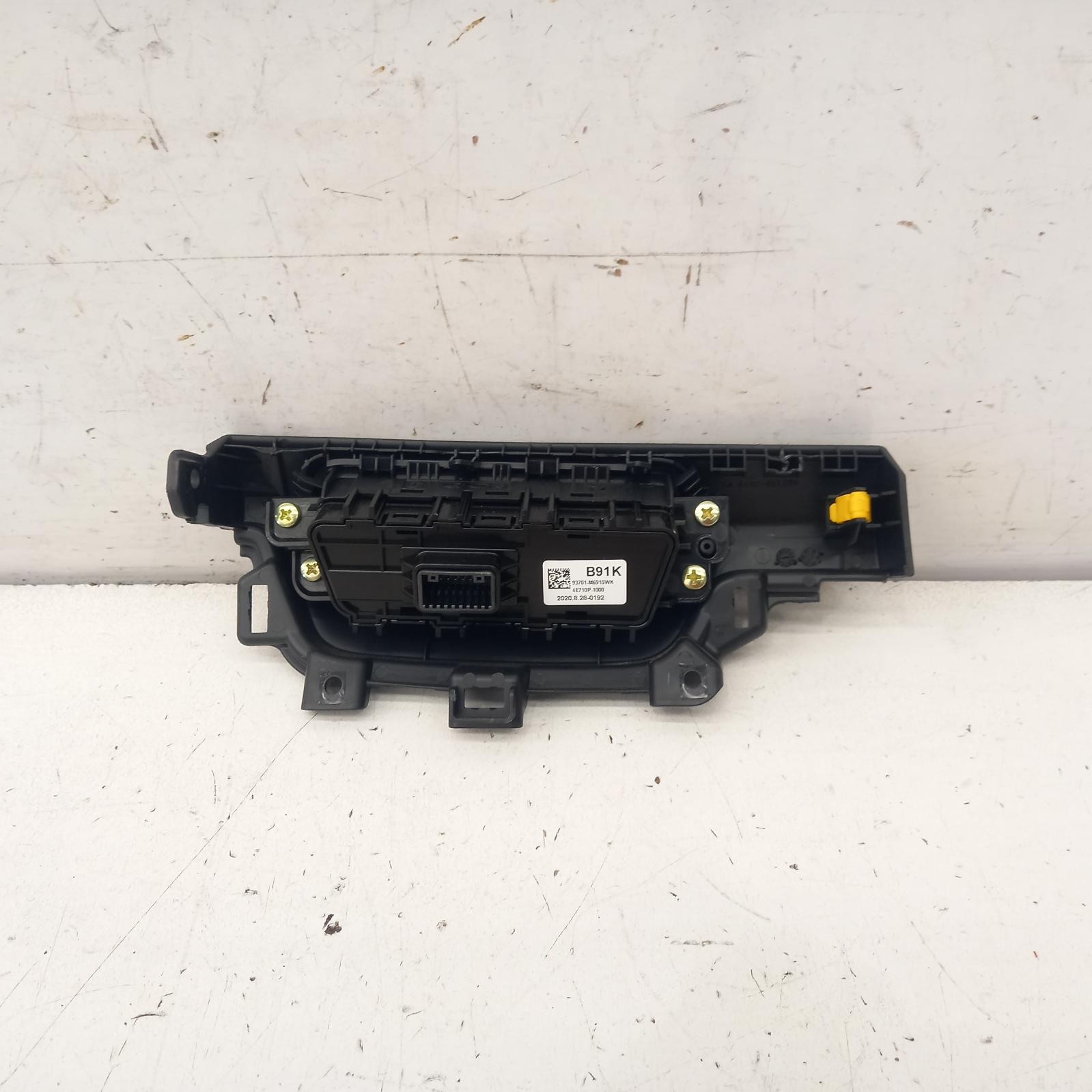 View Auto part Misc Switch/Relay Kia Cerato 2020