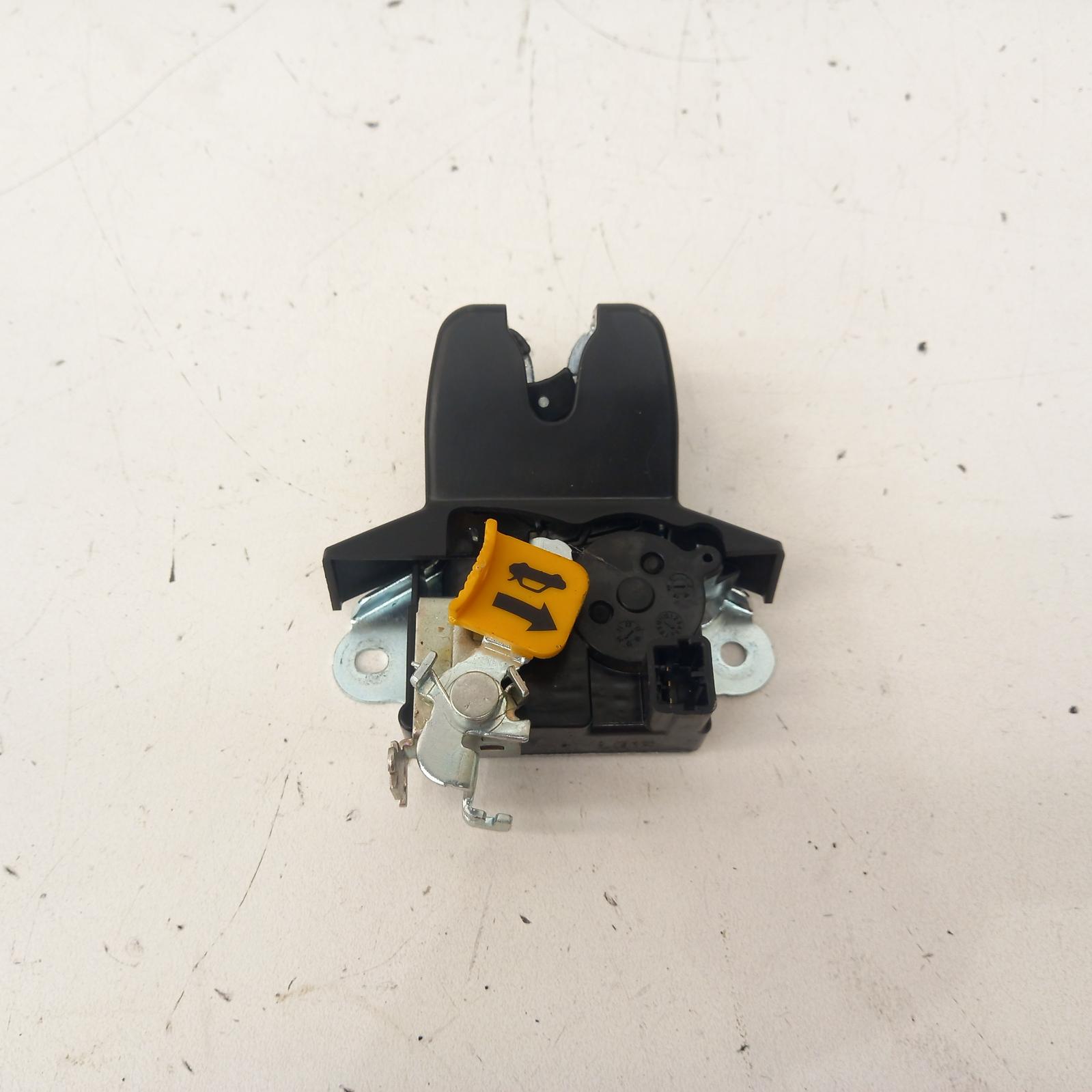 2020 Kia Cerato Door/Boot/Gate Lock View Auto part Door/Boot/Gate Lock Kia Cerato 2020