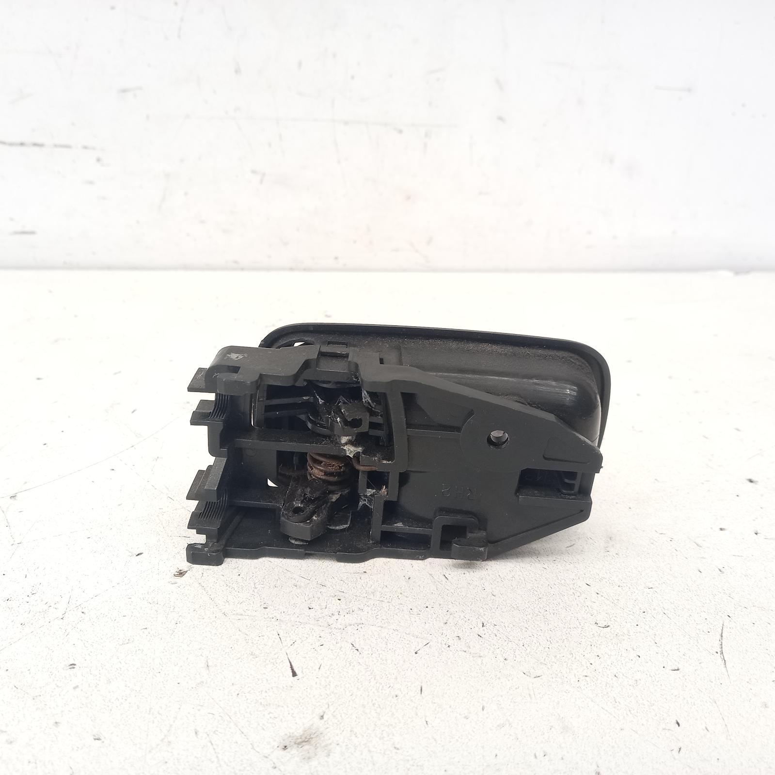 2005 Mitsubishi Lancer Door Handle View Auto part Door Handle Mitsubishi Lancer 2005