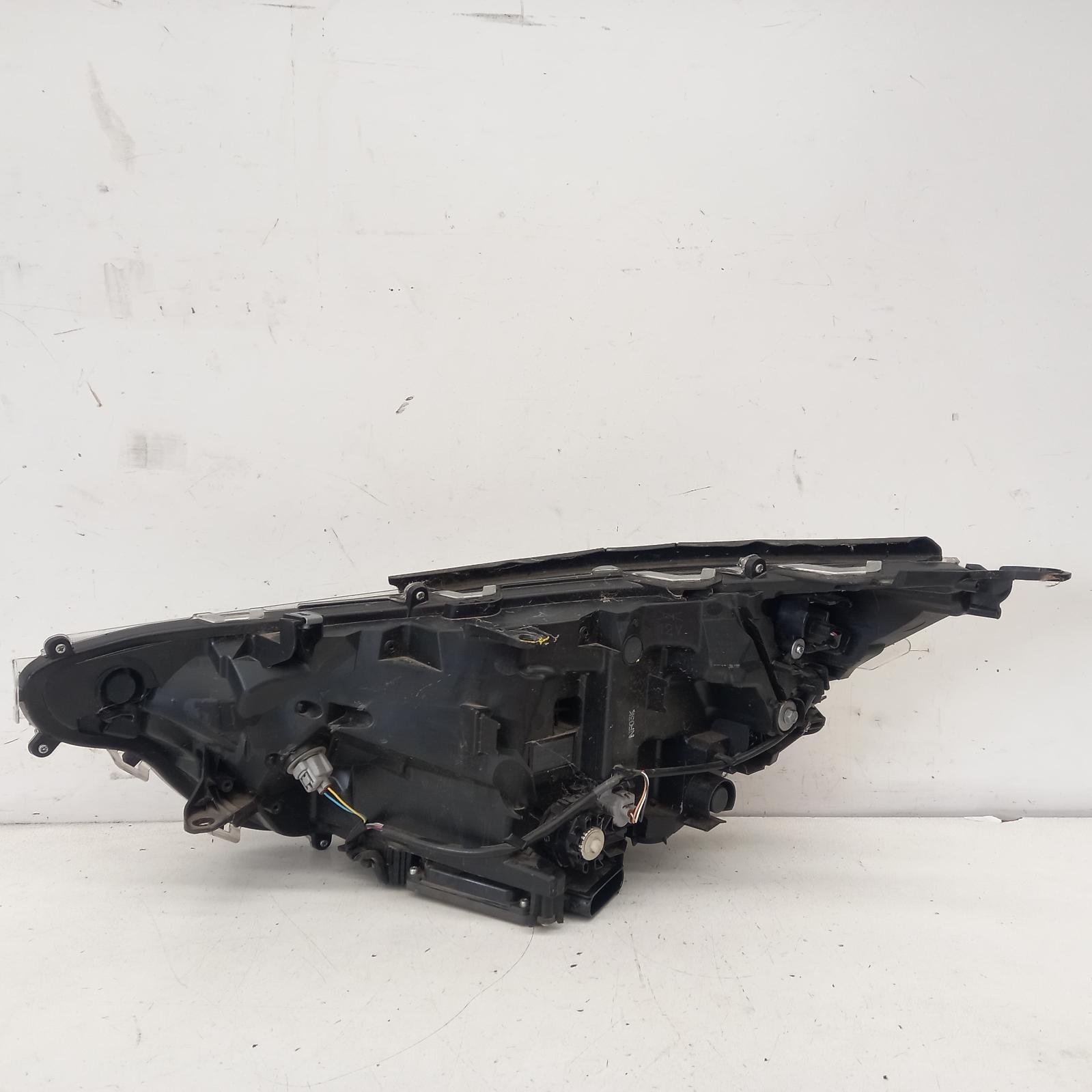 View Auto part Right Headlamp Toyota Rav4 2021