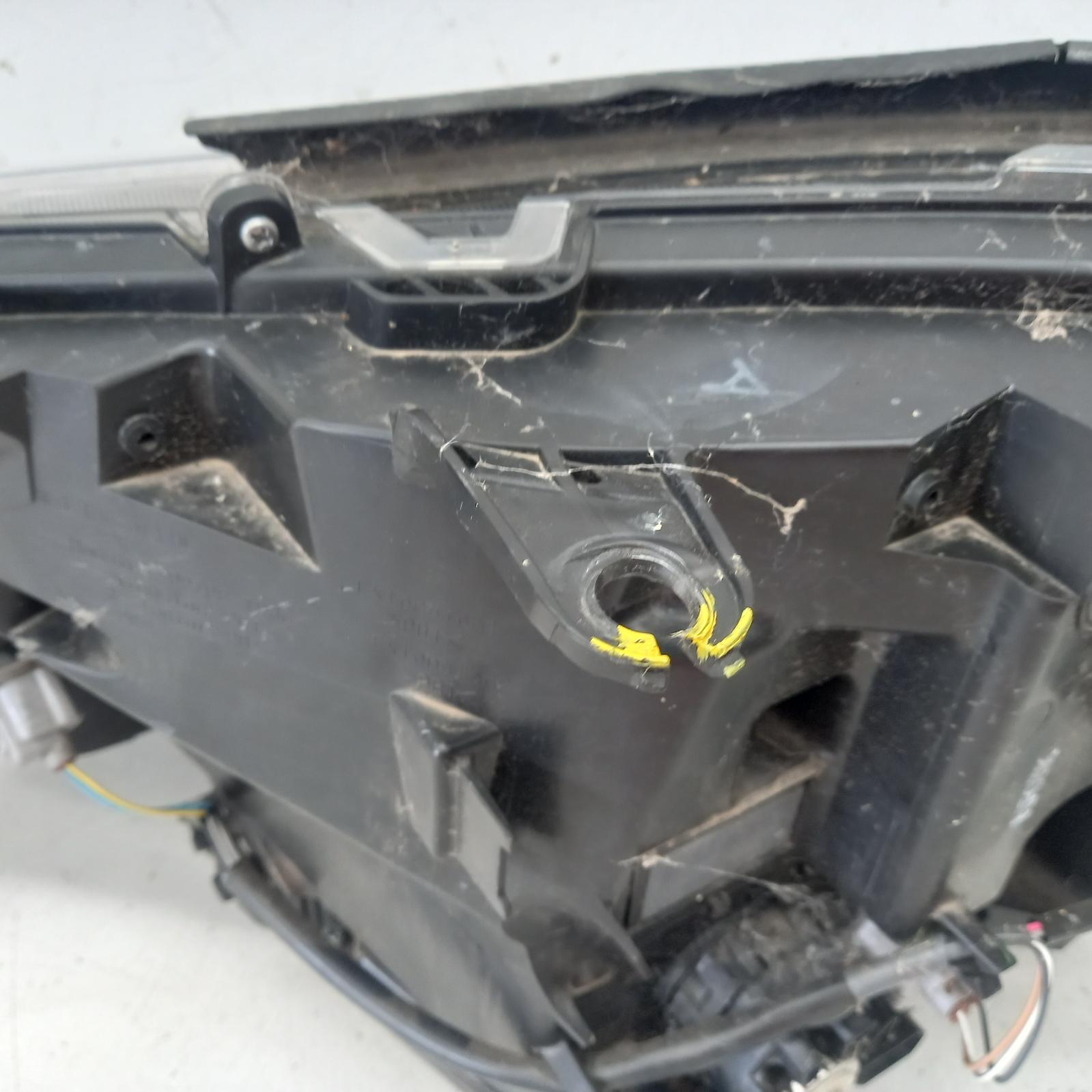 View Auto part Right Headlamp Toyota Rav4 2021