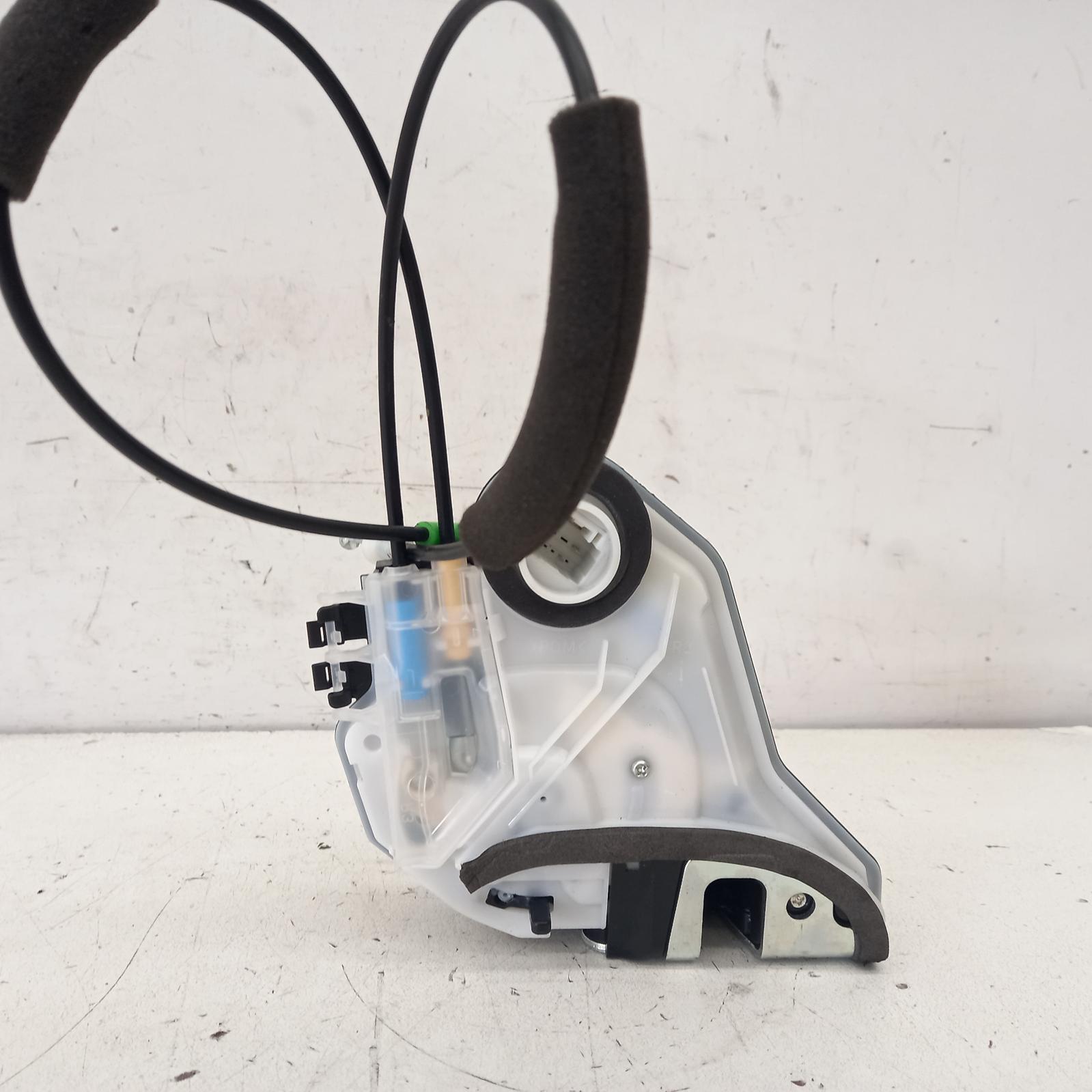 View Auto part Door/Boot/Gate Lock Toyota Rav4 2021