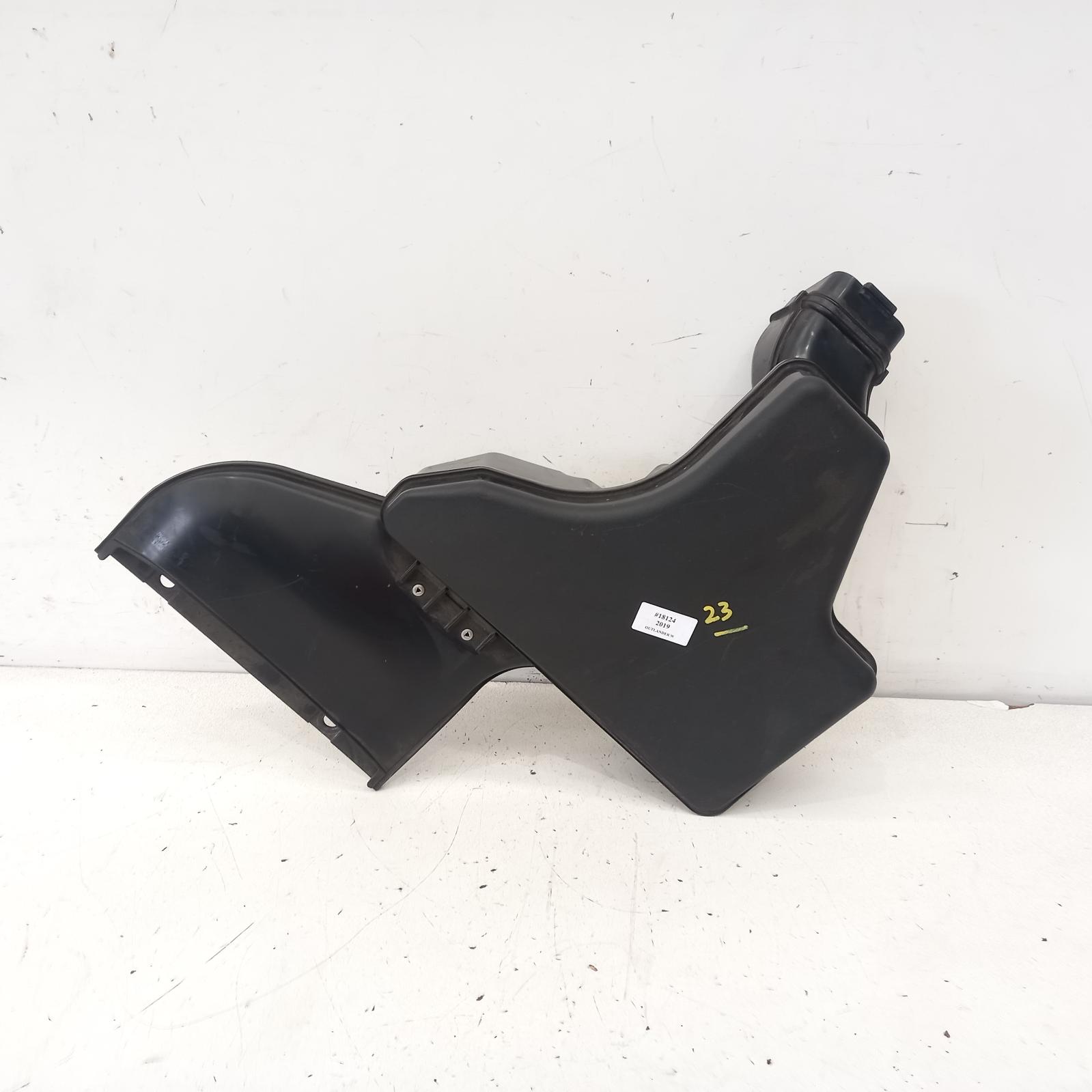 View Auto part Air Cleaner Duct/Hos Mitsubishi Outlander 2019