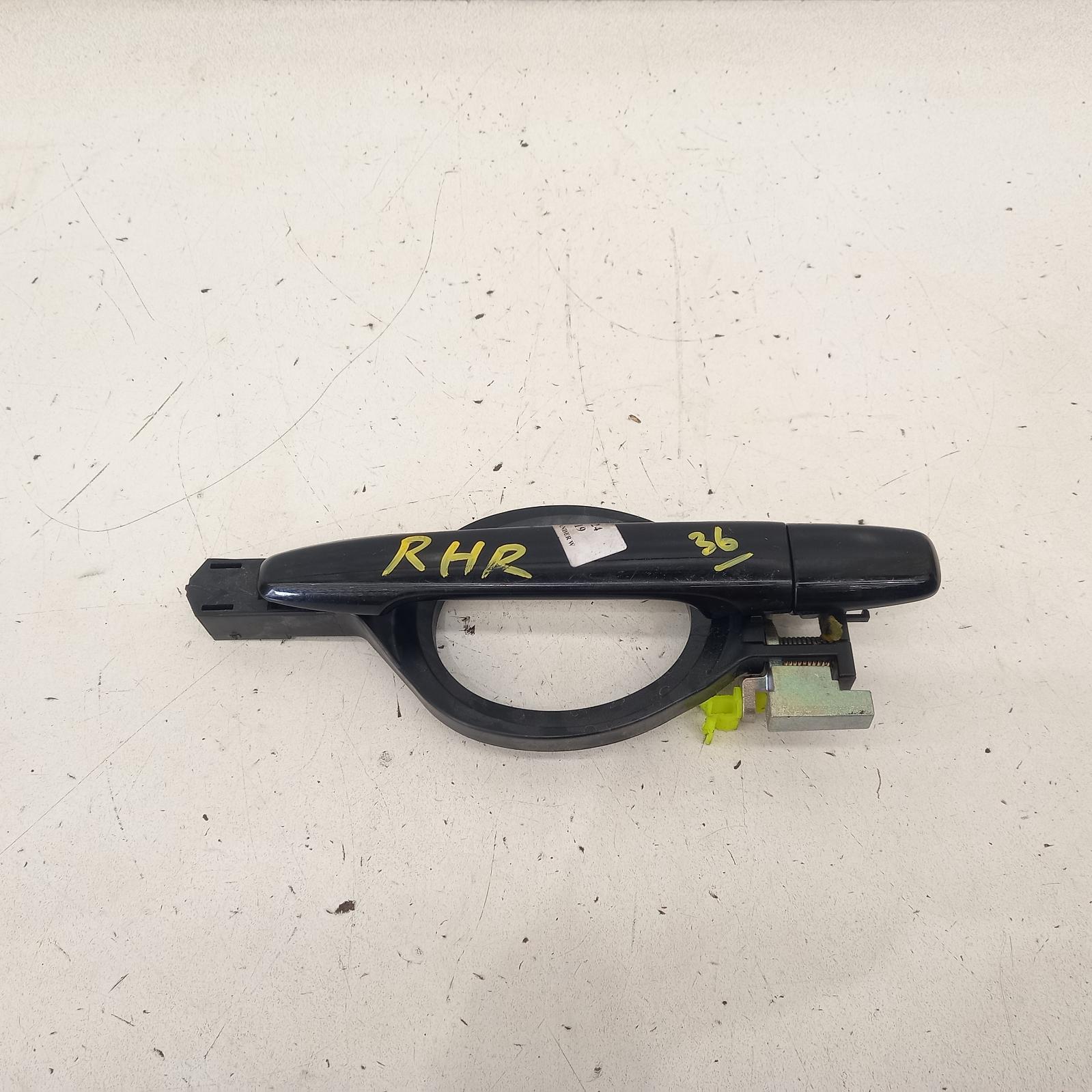 View Auto part Door Handle Mitsubishi Outlander 2019