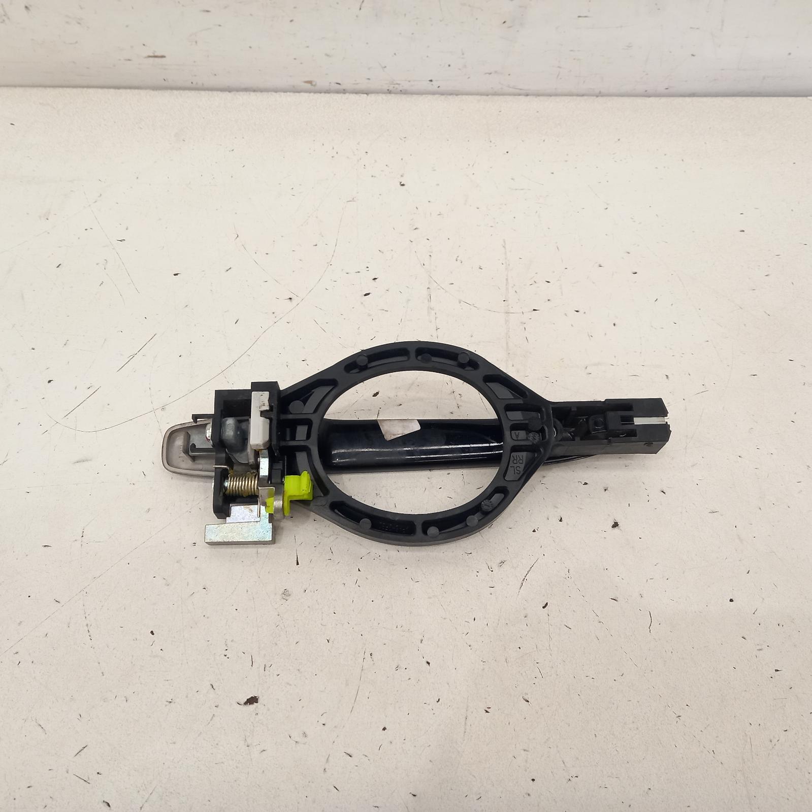 View Auto part Door Handle Mitsubishi Outlander 2019