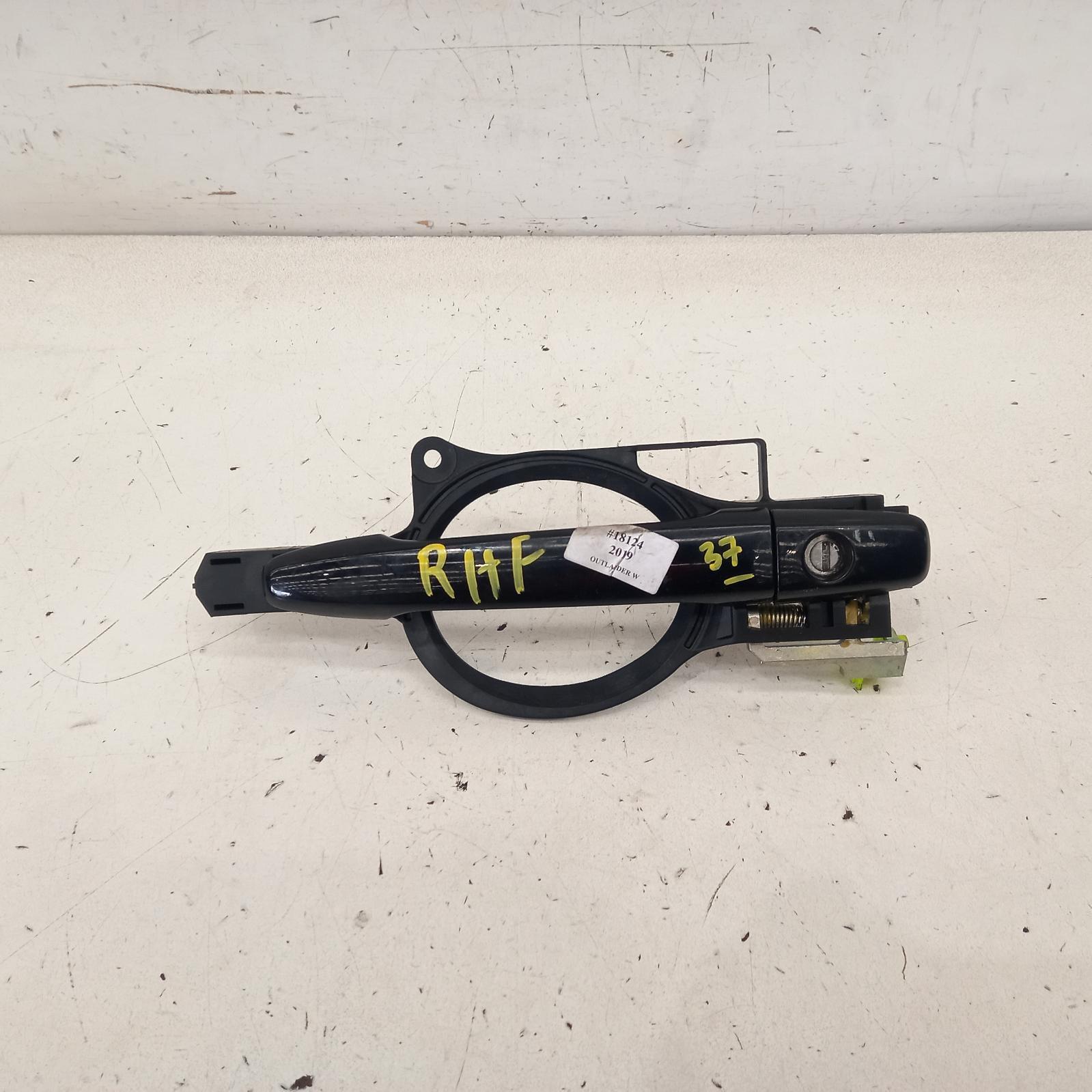 View Auto part Door Handle Mitsubishi Outlander 2019