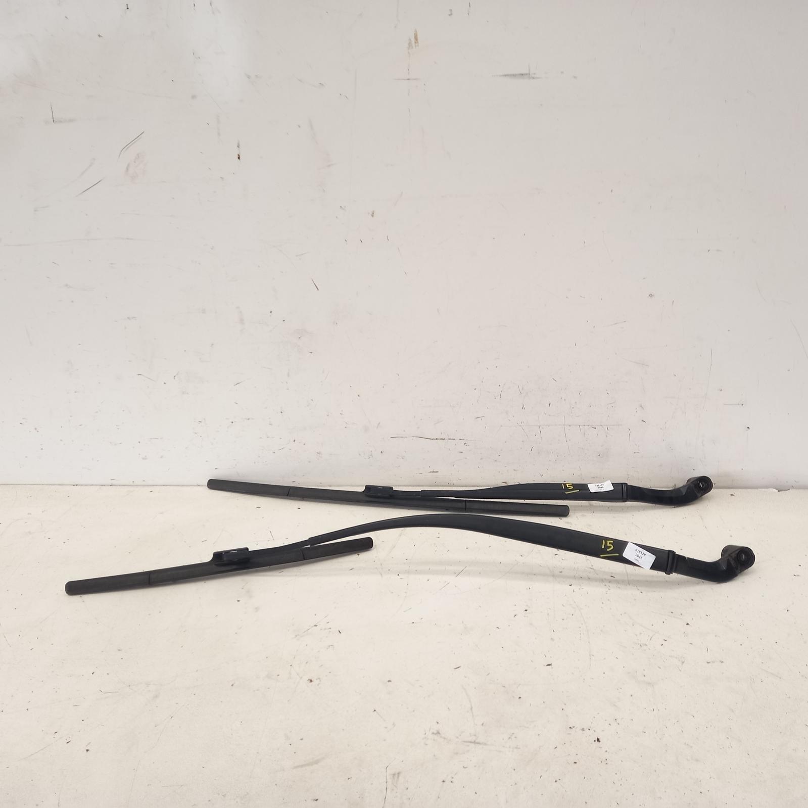 View Auto part Wiper Arm Infiniti Q50 2016