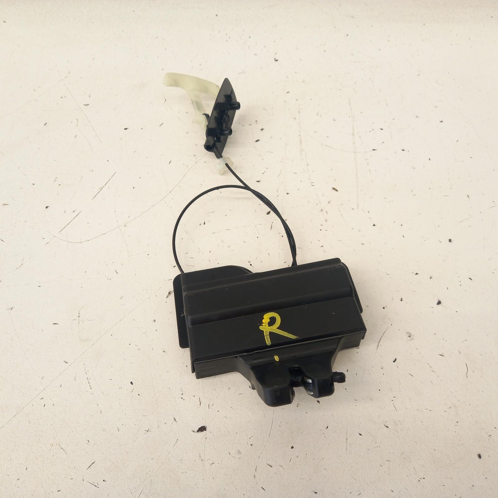 View Auto part Door/Boot/Gate Lock Infiniti Q50 2016