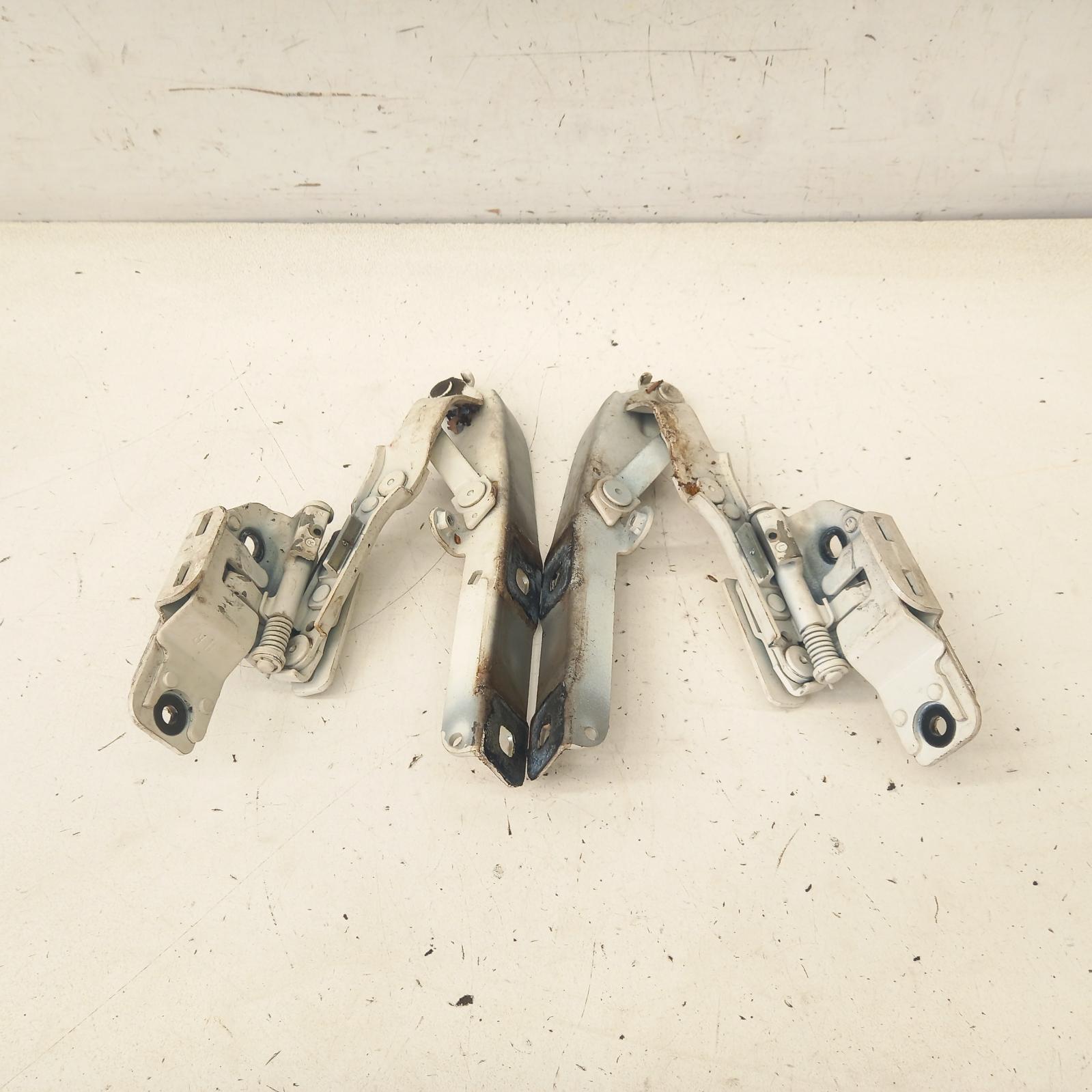 View Auto part Bonnet Hinge/Strut Infiniti Q50 2016
