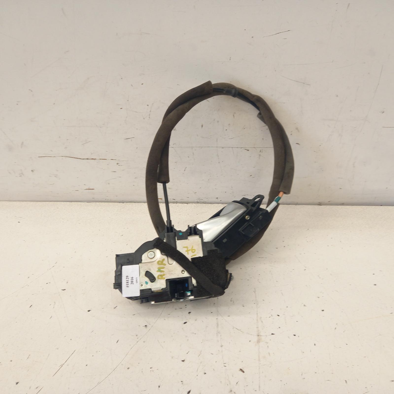 View Auto part Door/Boot/Gate Lock Infiniti Q50 2016