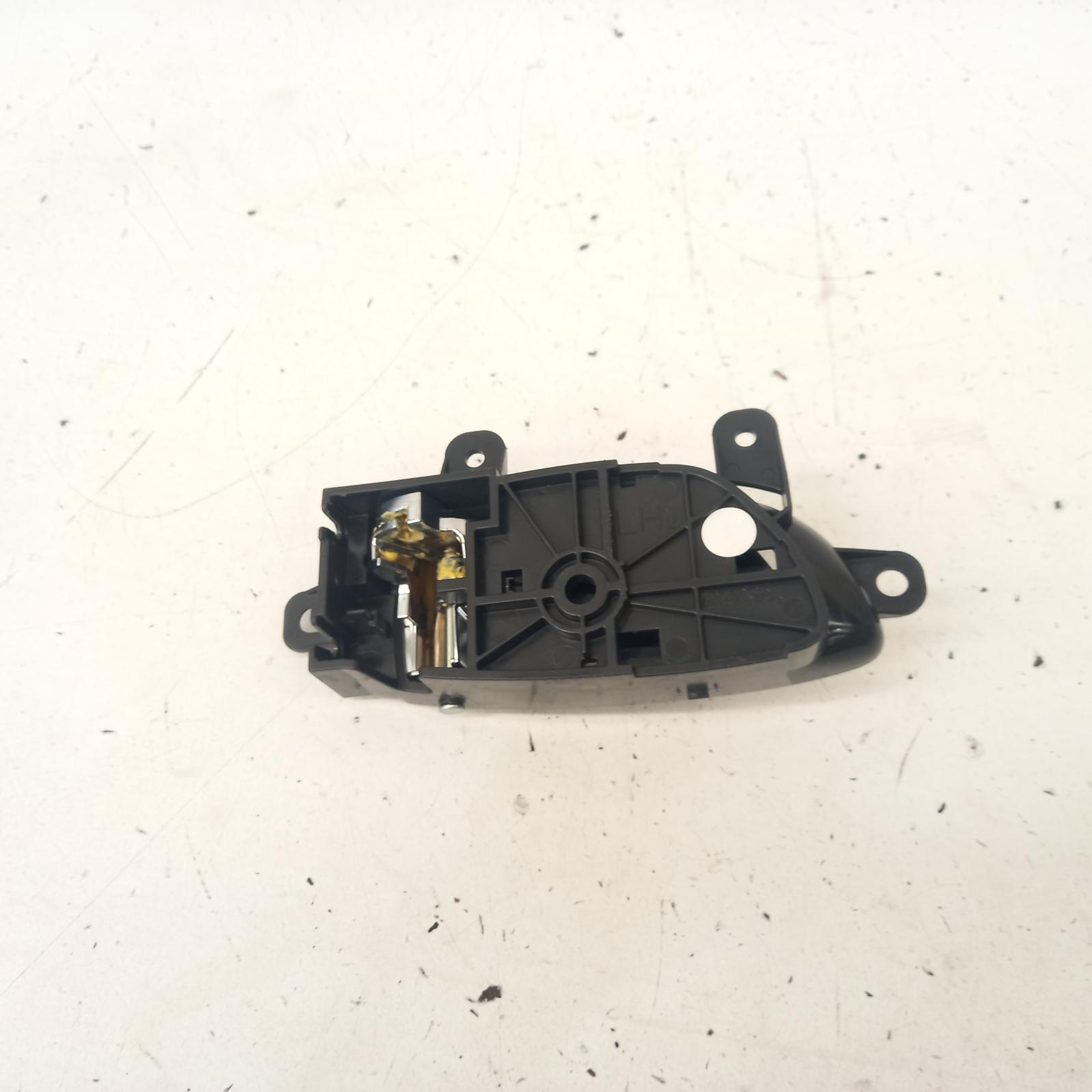 View Auto part Door Handle Infiniti Q50 2016