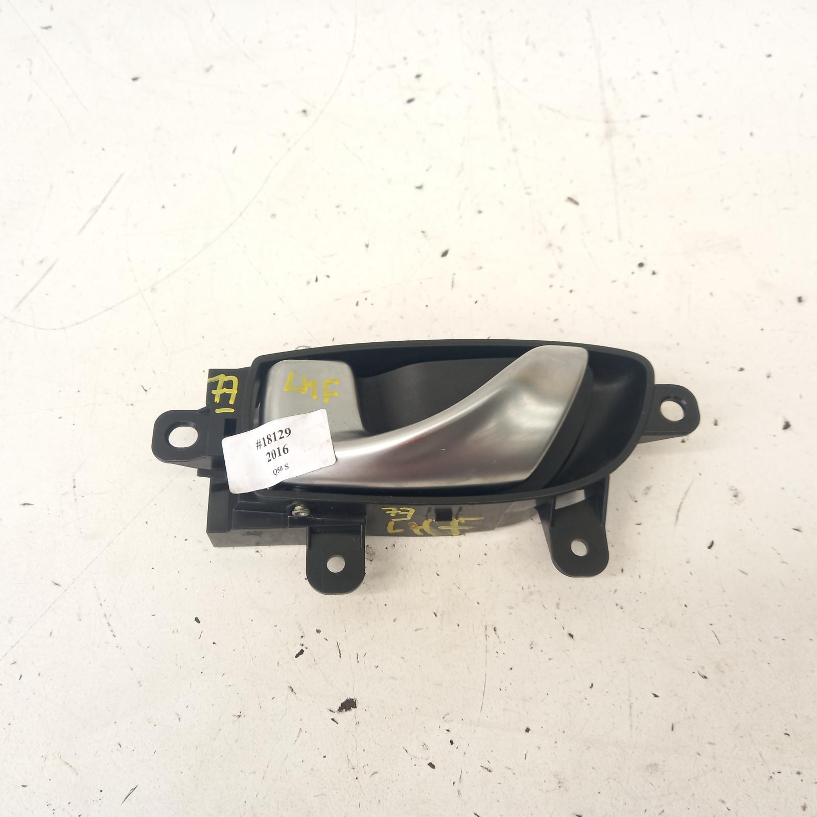 View Auto part Door Handle Infiniti Q50 2016