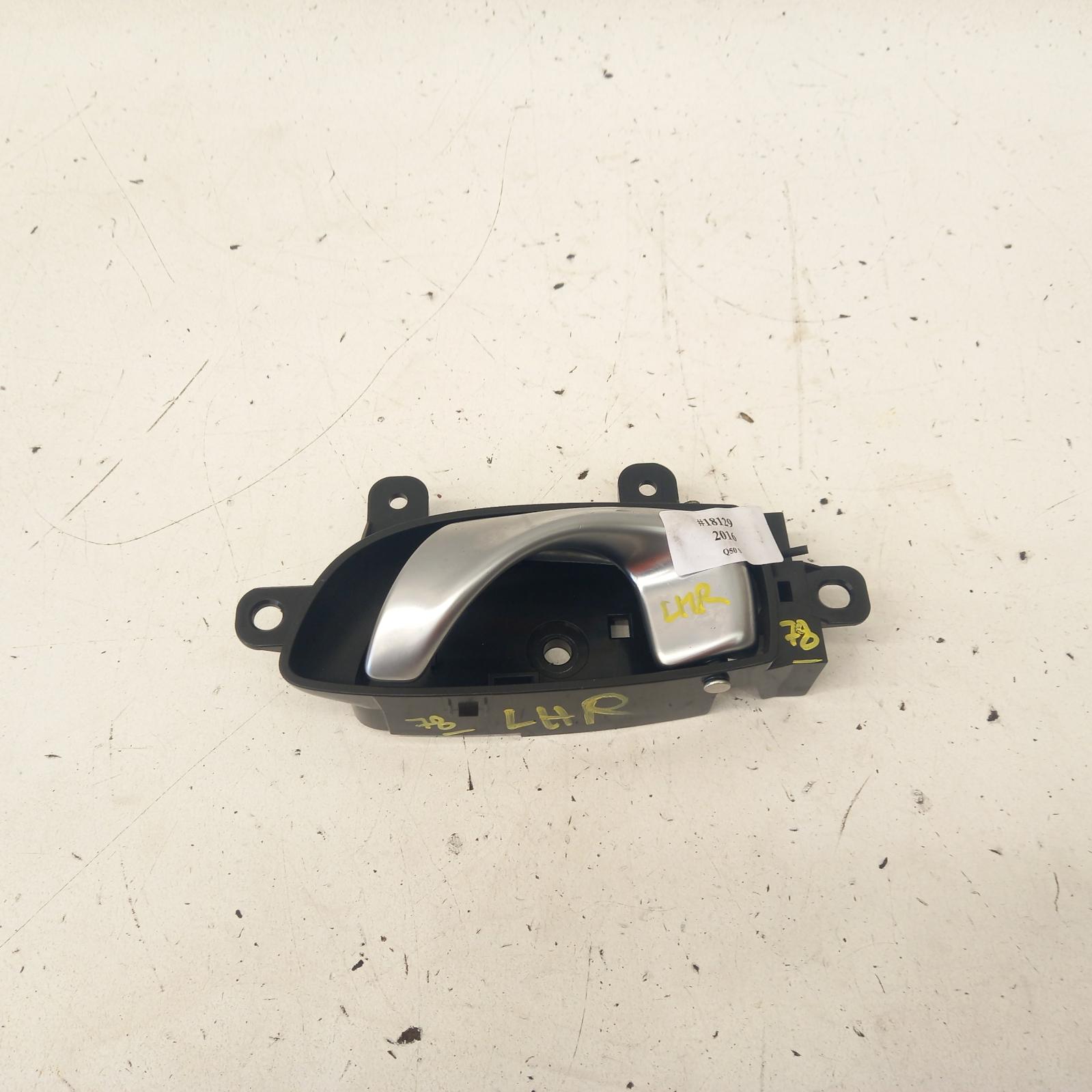 View Auto part Door Handle Infiniti Q50 2016