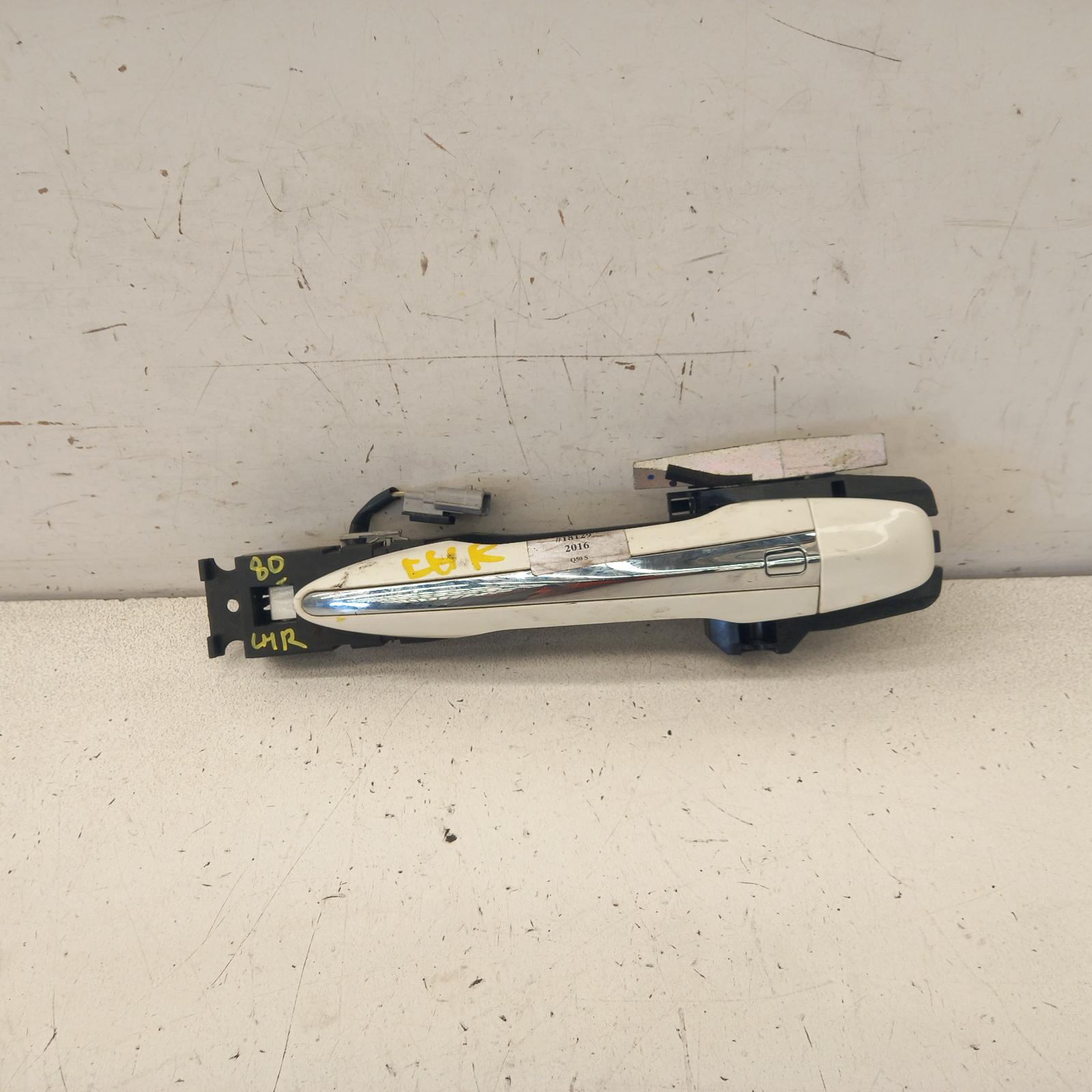 View Auto part Door Handle Infiniti Q50 2016