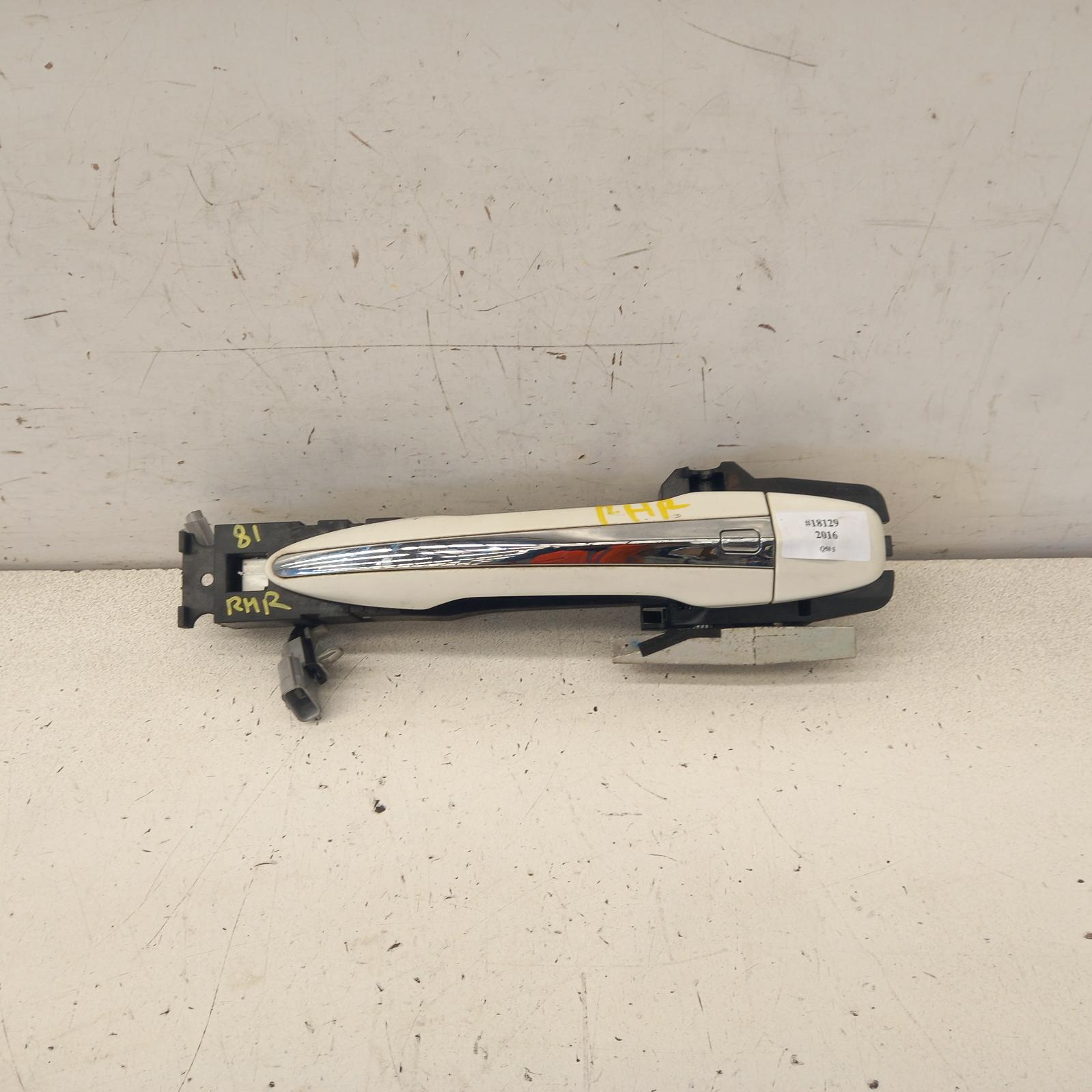 View Auto part Door Handle Infiniti Q50 2016