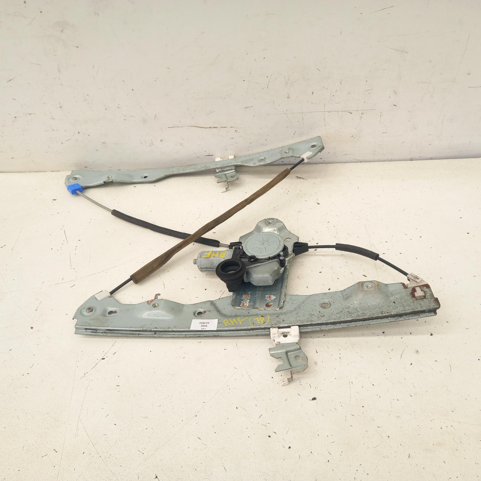 View Auto part Right Front Window Reg/Motor Infiniti Q50 2016
