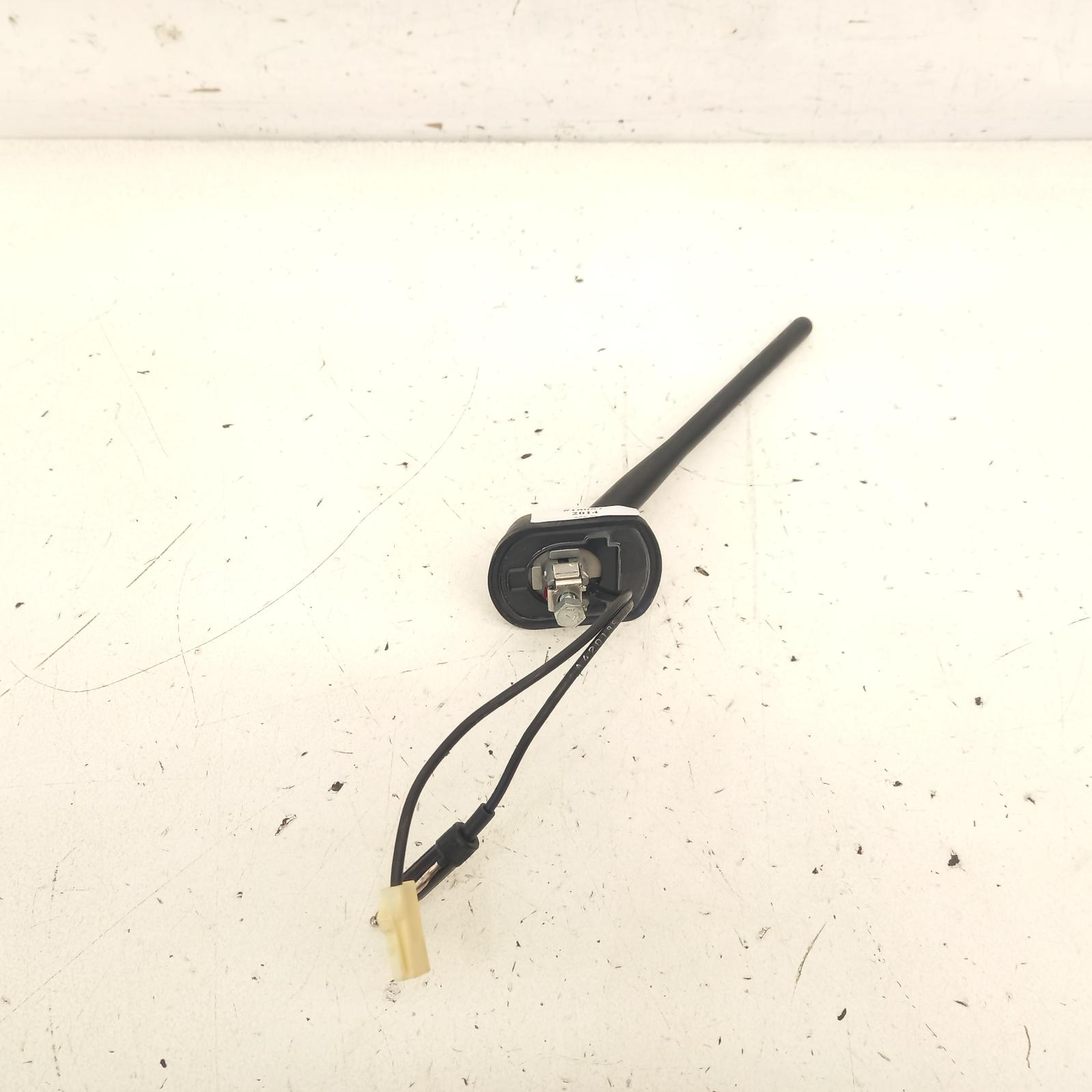 View Auto part Antenna Mitsubishi Asx 2014