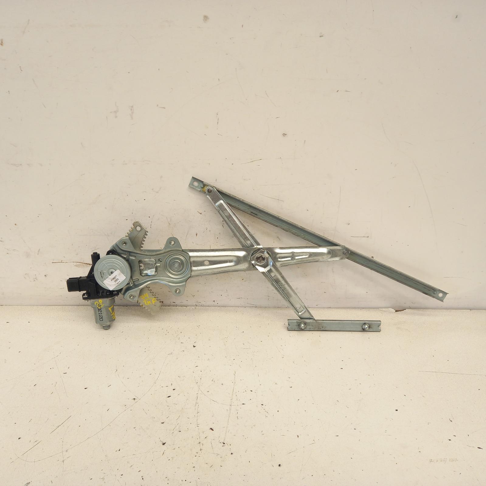 View Auto part Left Front Window Reg/Motor Mitsubishi Asx 2014