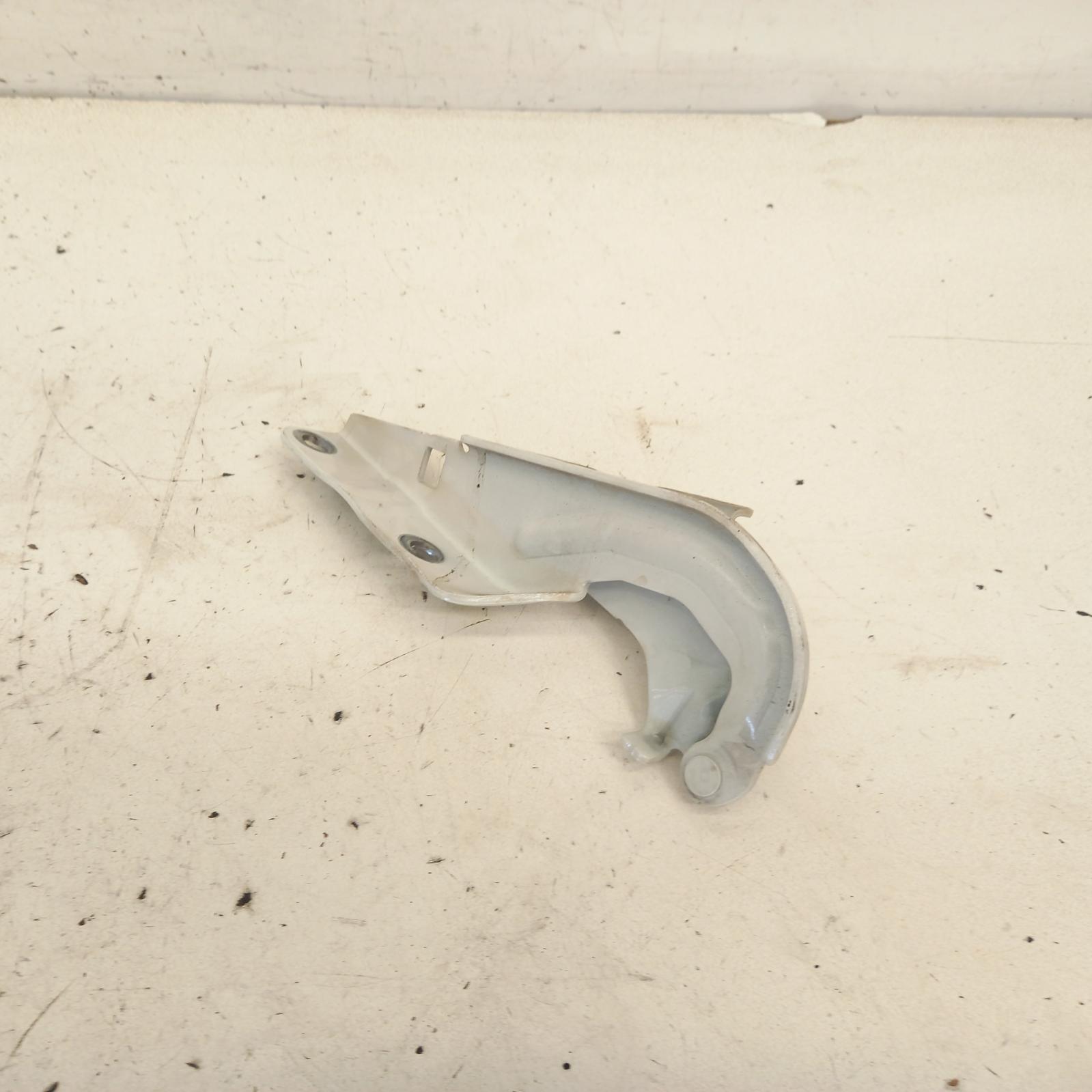 View Auto part Bonnet Hinge/Strut Mitsubishi Asx 2014