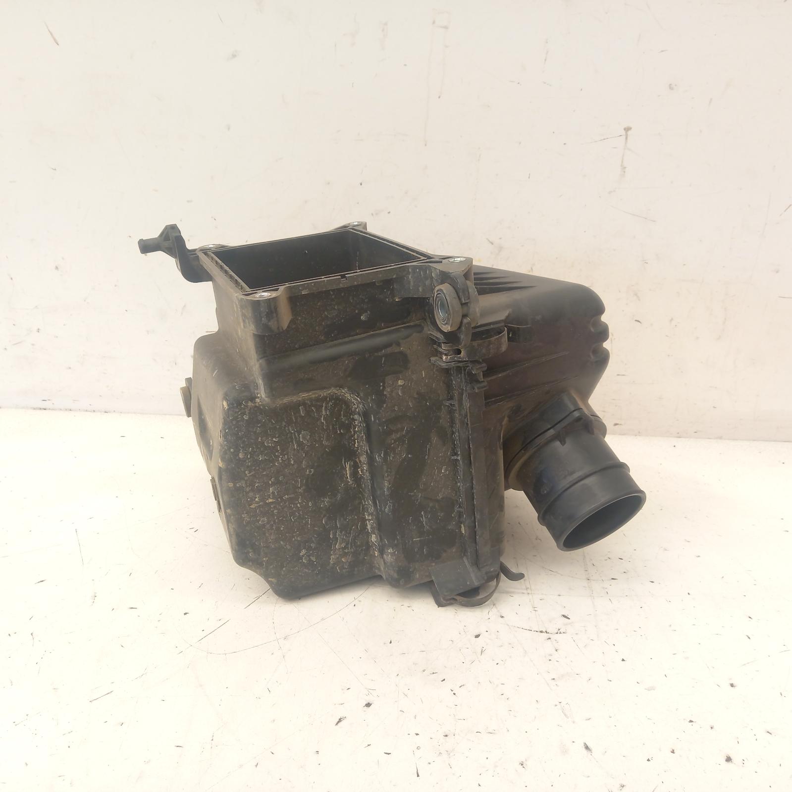 View Auto part Air Cleaner/Box Hyundai I30 2008