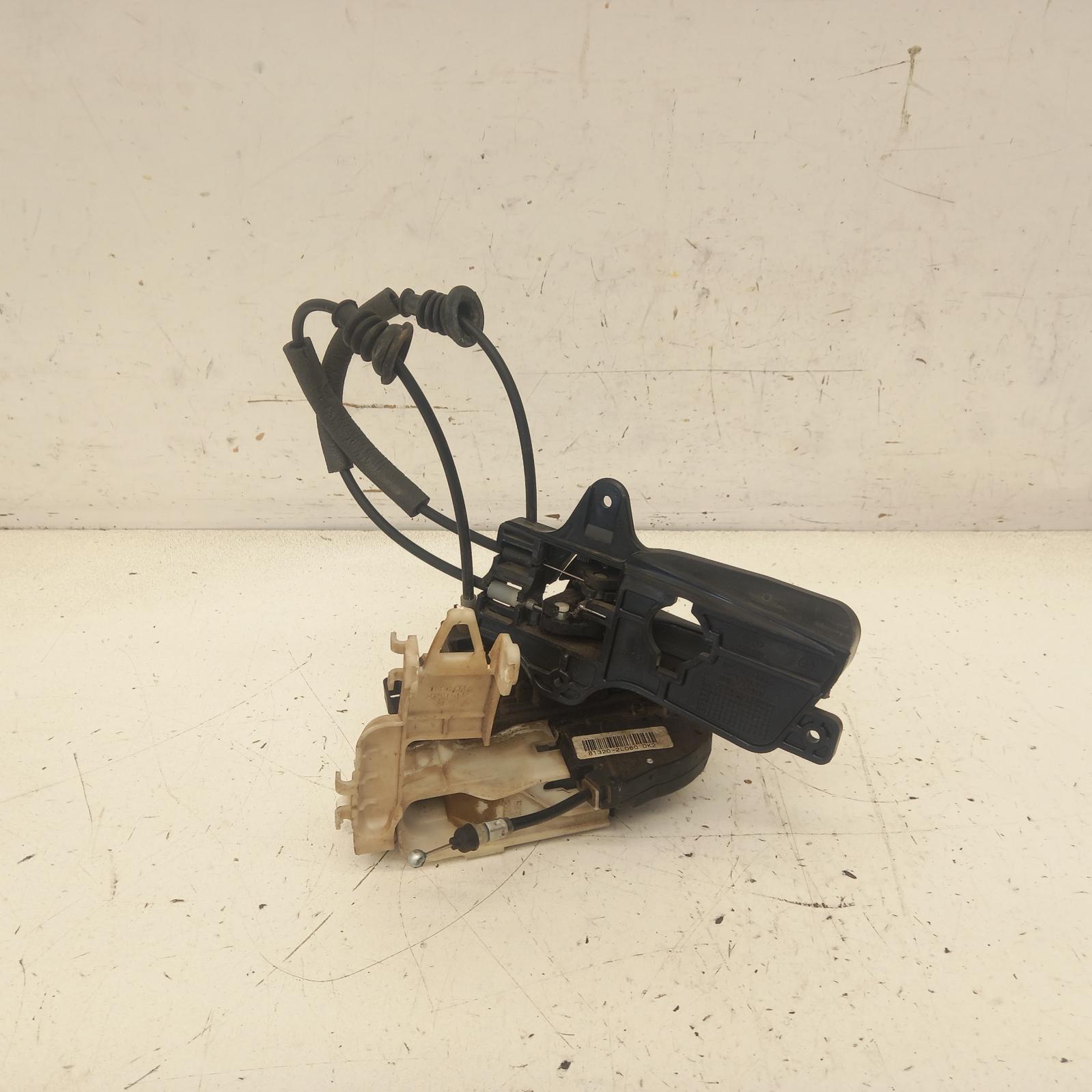 View Auto part Door/Boot/Gate Lock Hyundai I30 2008