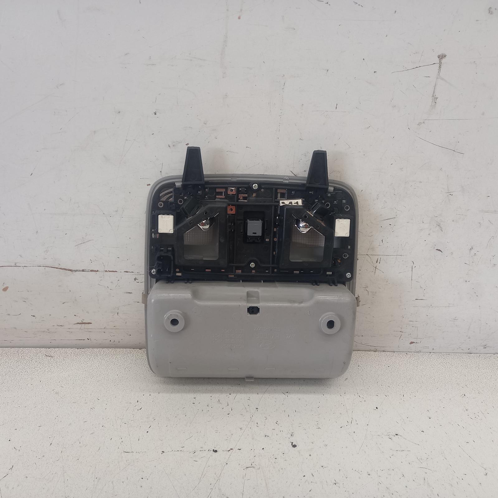 View Auto part Courtesy Light Hyundai I30 2008