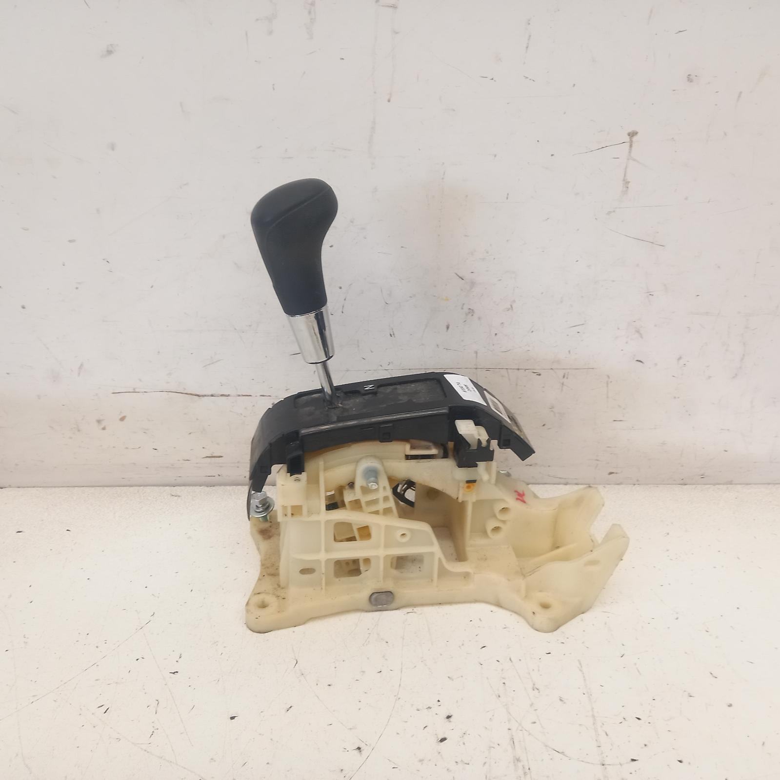 View Auto part Gear Stick/Shifter Hyundai I30 2008