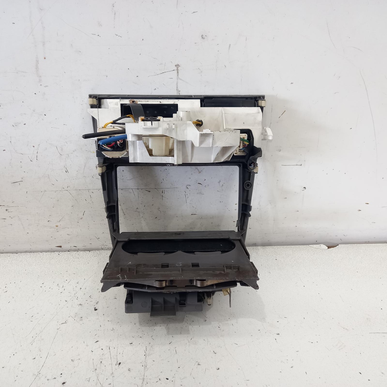 2000 Toyota Corolla Heater/Ac Controls View Auto part Heater/Ac Controls Toyota Corolla 2000