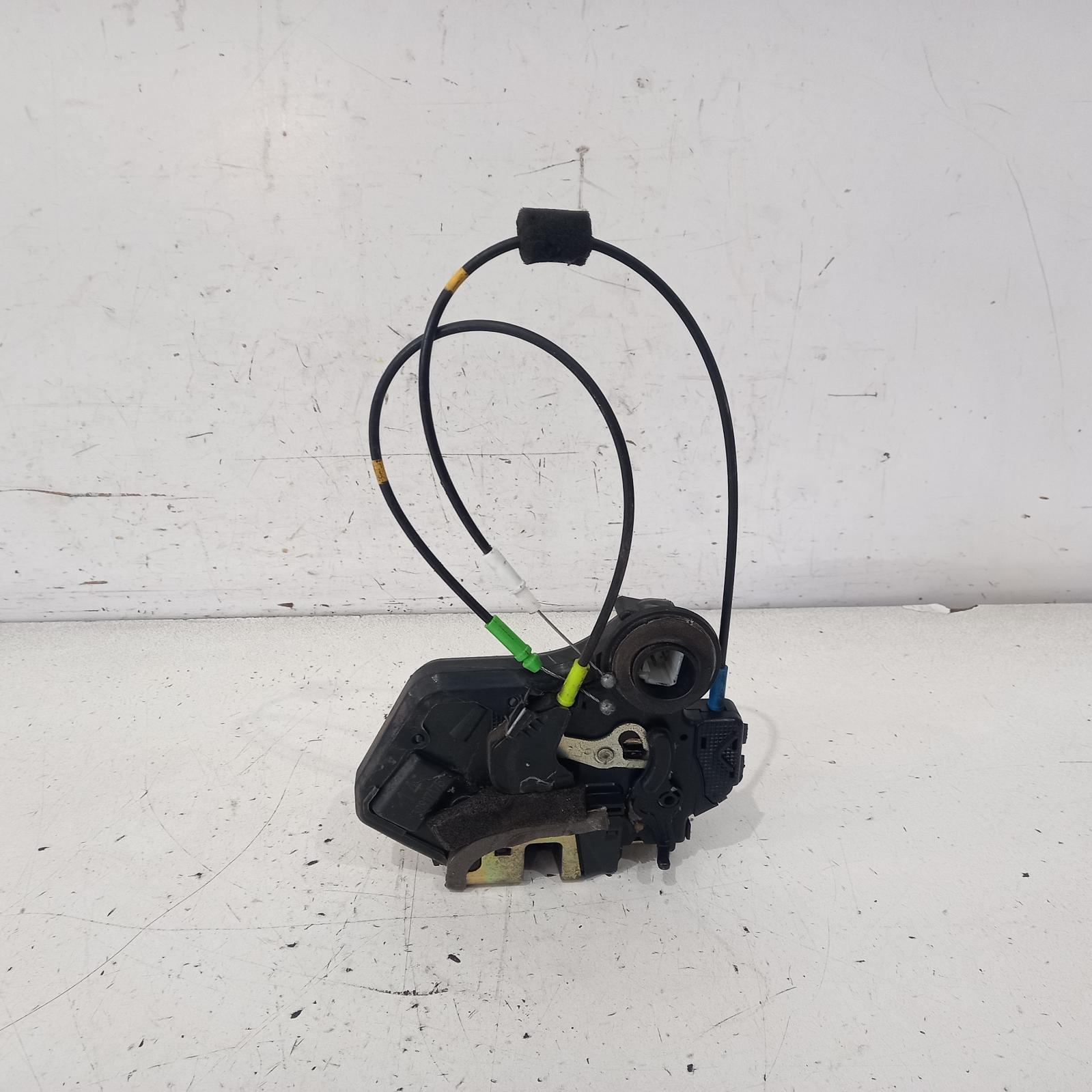 View Auto part Door/Boot/Gate Lock Toyota Prado 2003