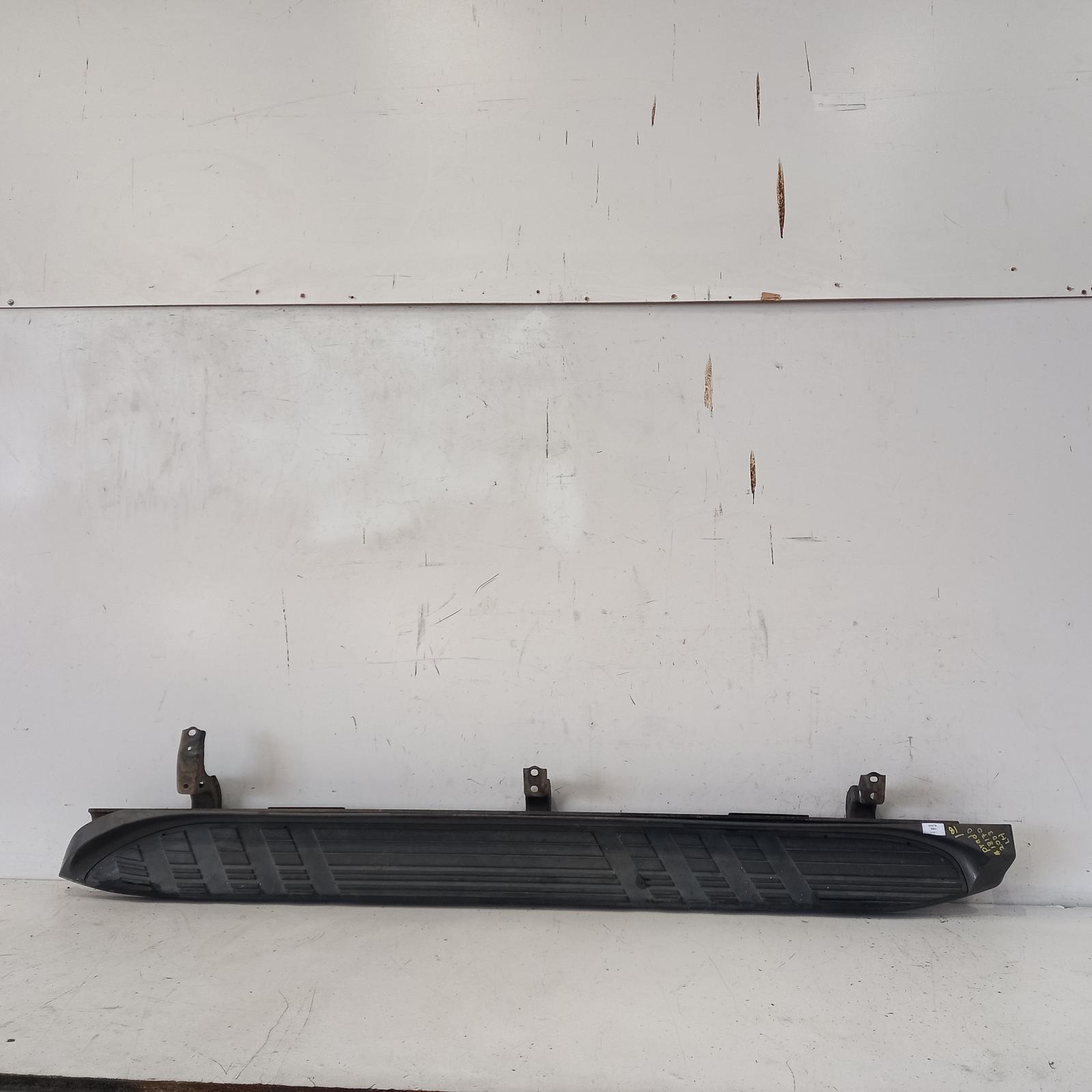 View Auto part Side Step/Skirt Toyota Prado 2003