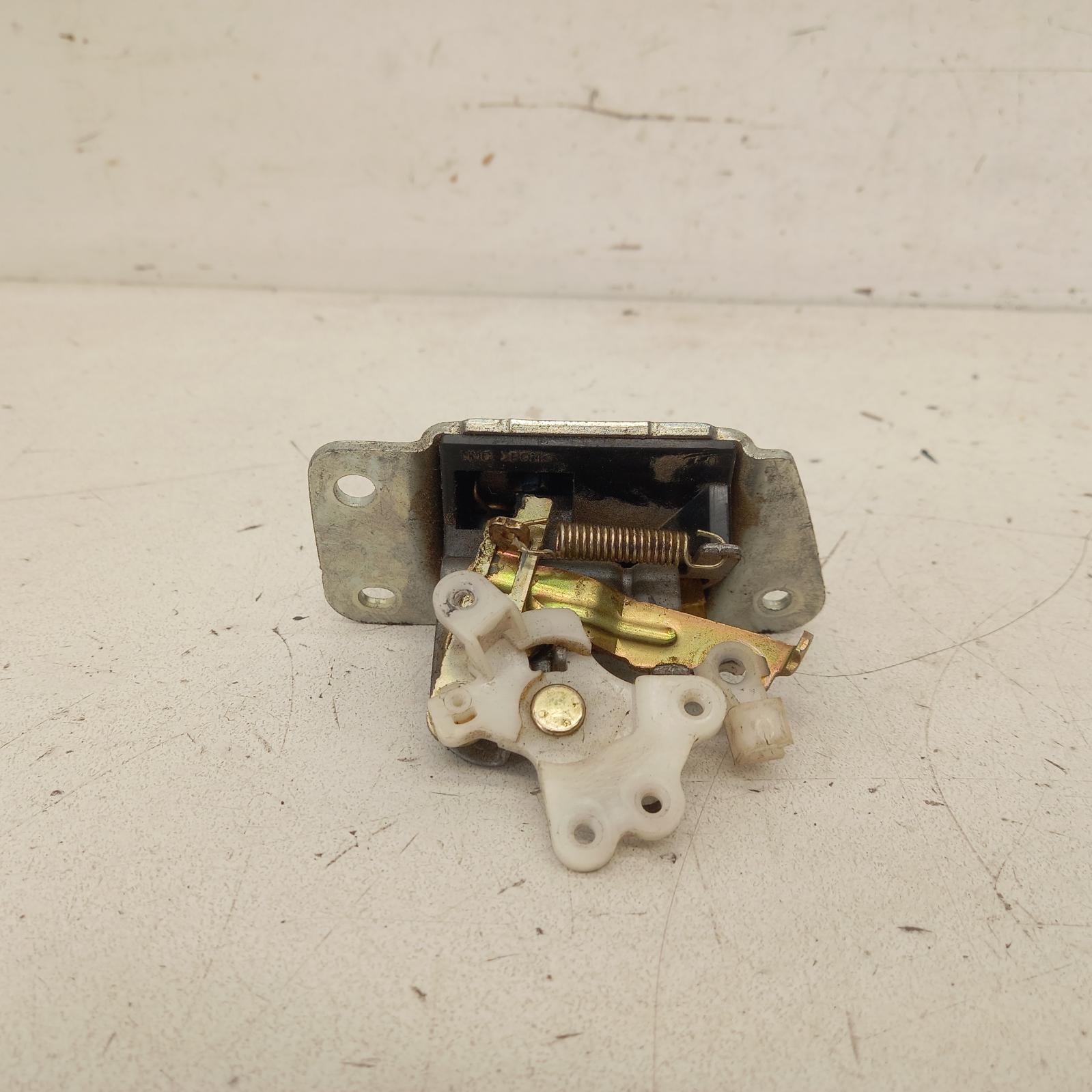 View Auto part Door/Boot/Gate Lock Mitsubishi Lancer 2005