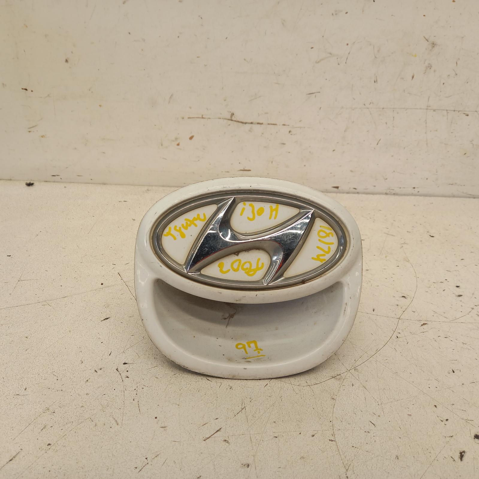 View Auto part Tailgate Handle Hyundai I30 2008