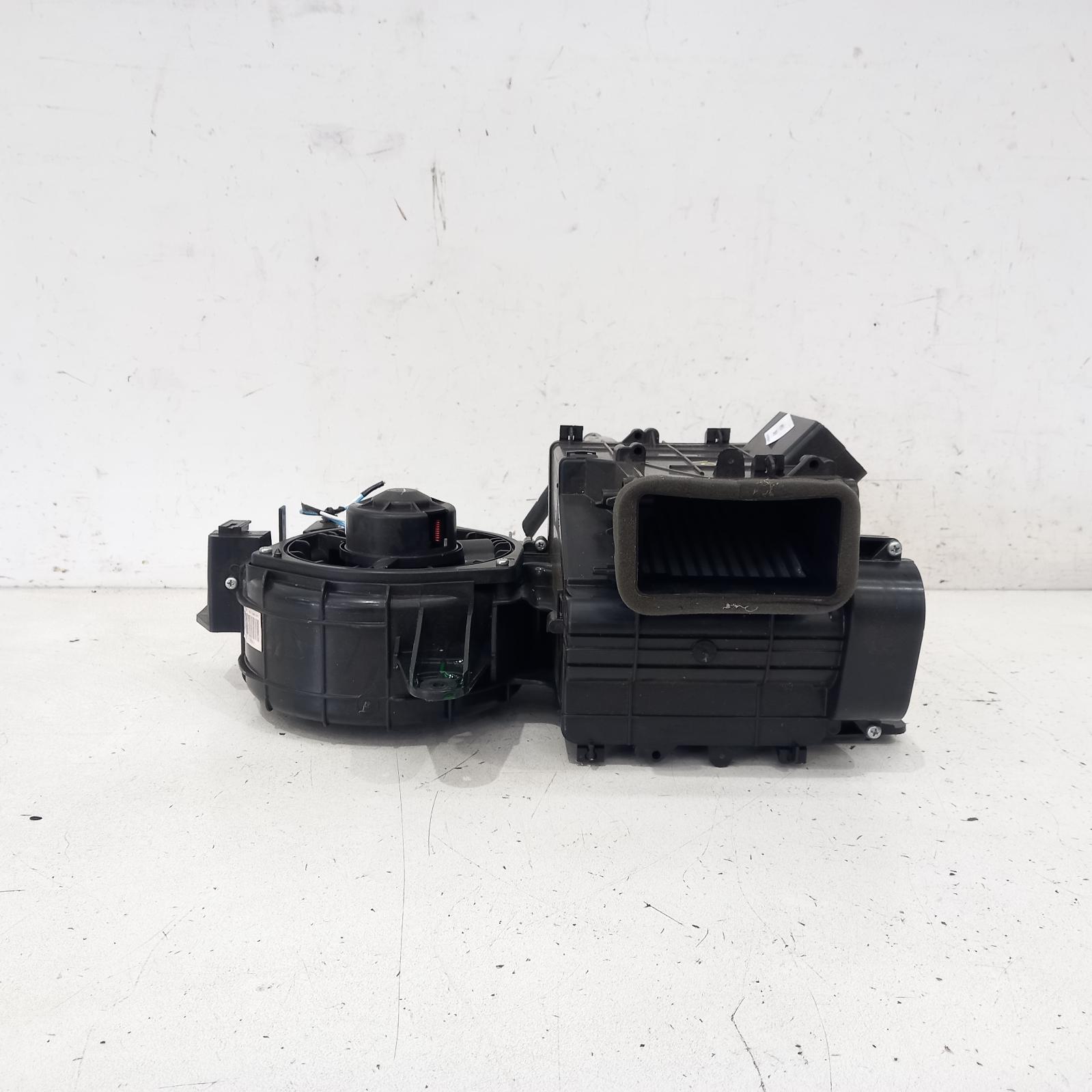 View Auto part Heater Core/Box Nissan Pathfinder 2015