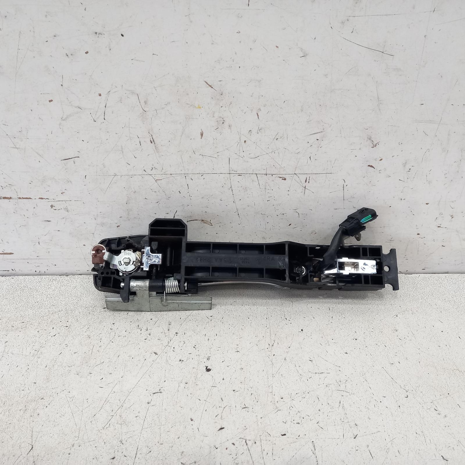 View Auto part Door Handle Nissan Pathfinder 2015