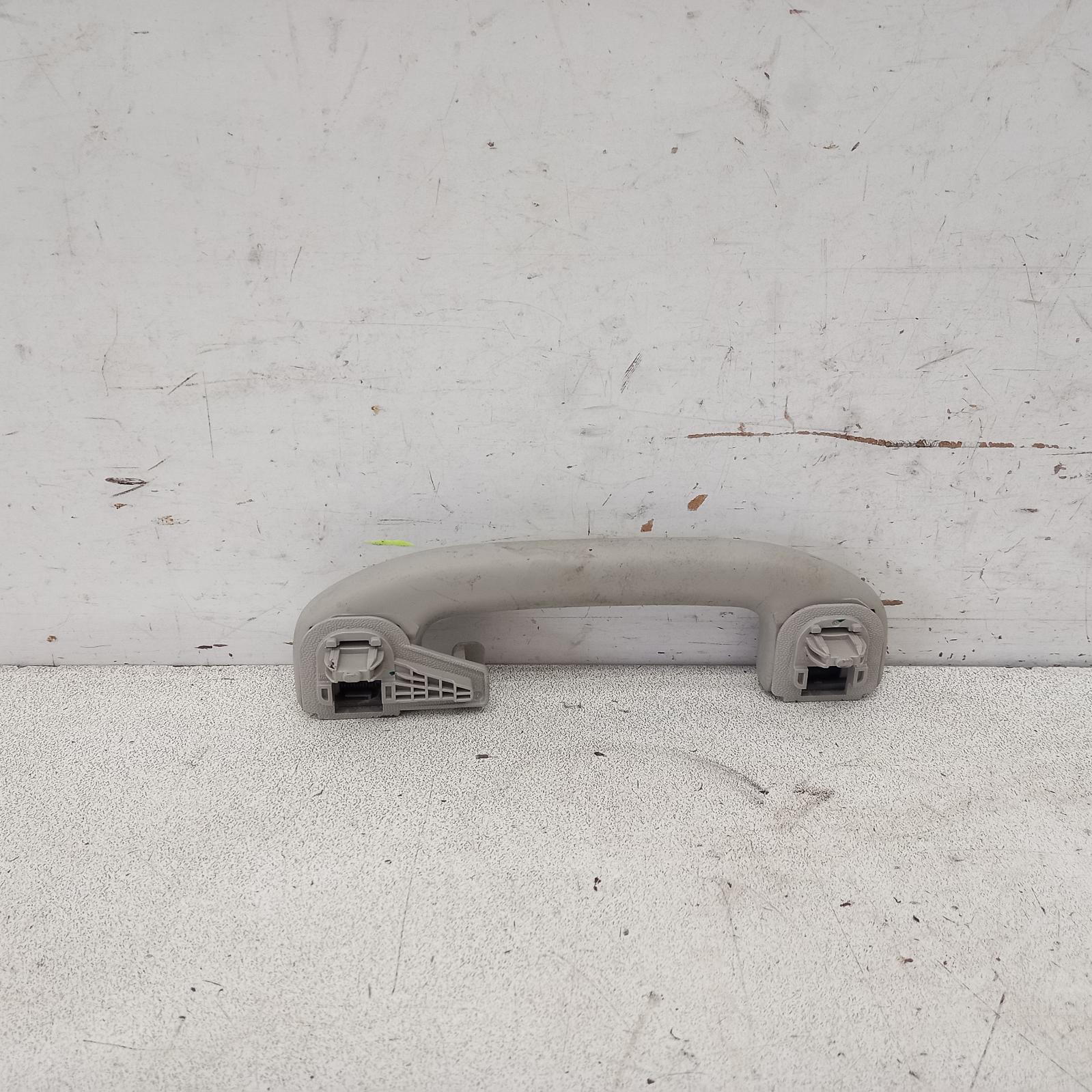 View Auto part Grab Handle Nissan Pathfinder 2015