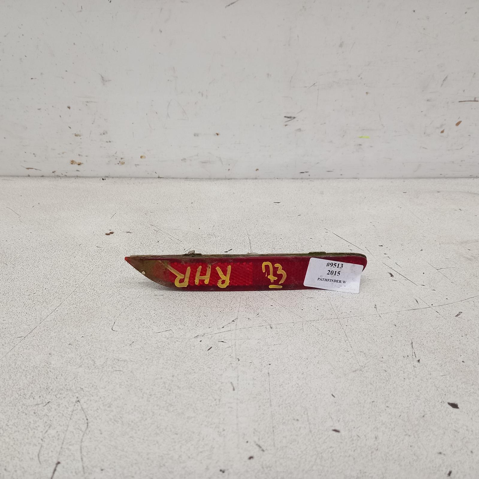 View Auto part Right Taillight Nissan Pathfinder 2015