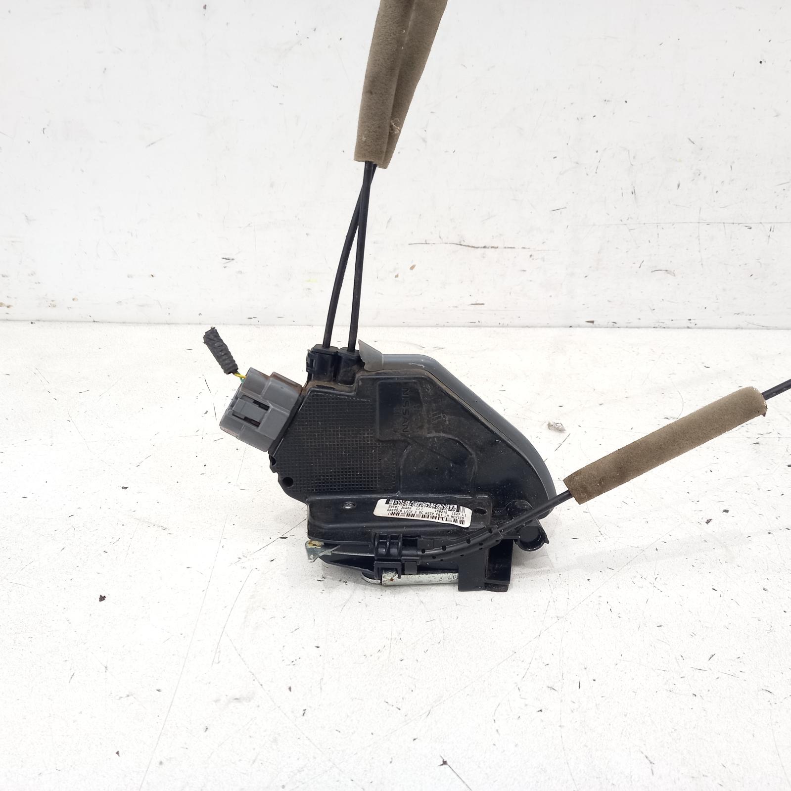 View Auto part Door/Boot/Gate Lock Nissan Pathfinder 2015