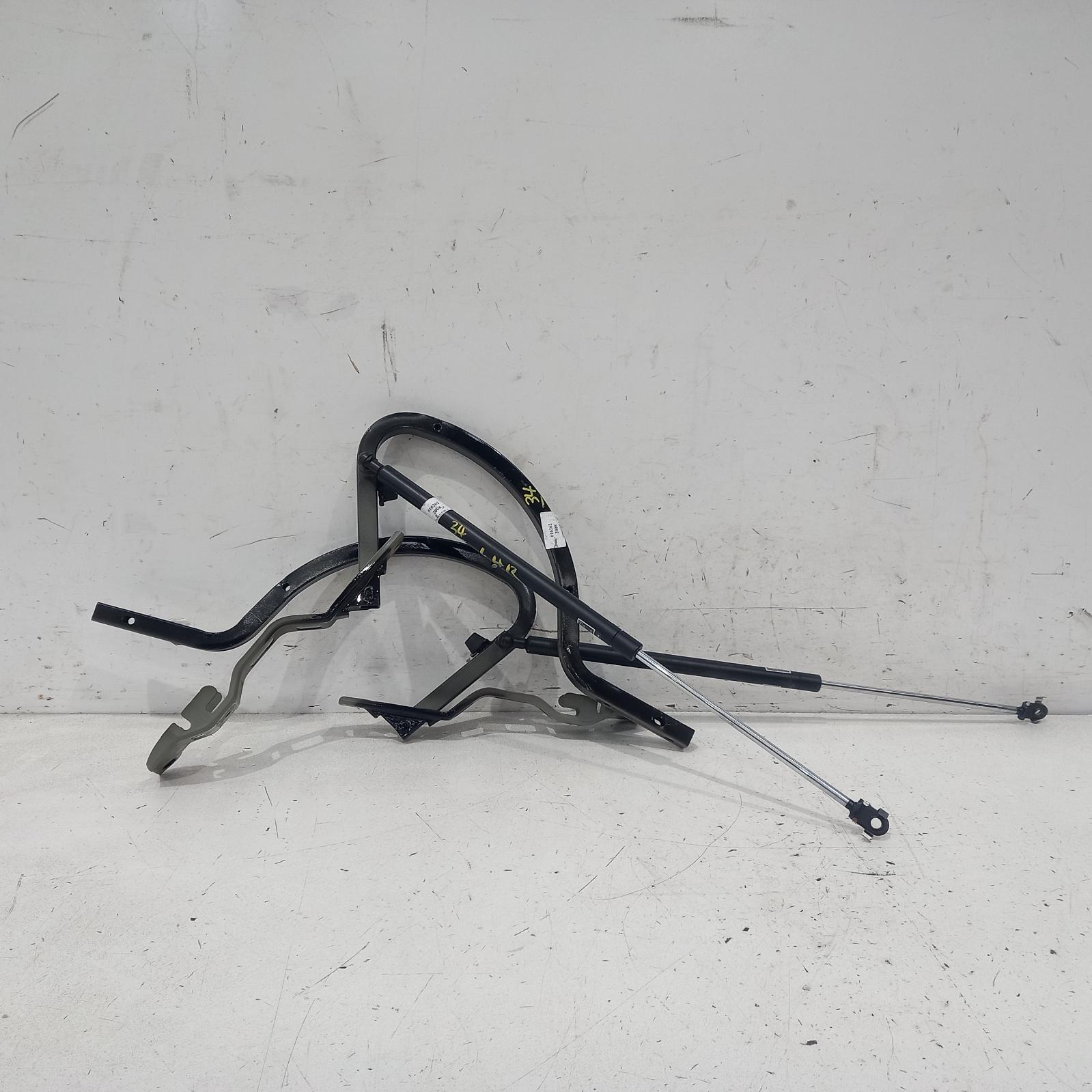 View Auto part Bootlid/Tgate Hinge Lexus Is250/is250c 2008