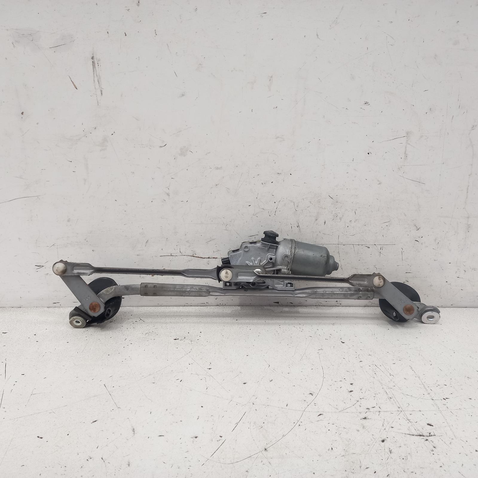 View Auto part Wiper Motor Lexus Is250/is250c 2008