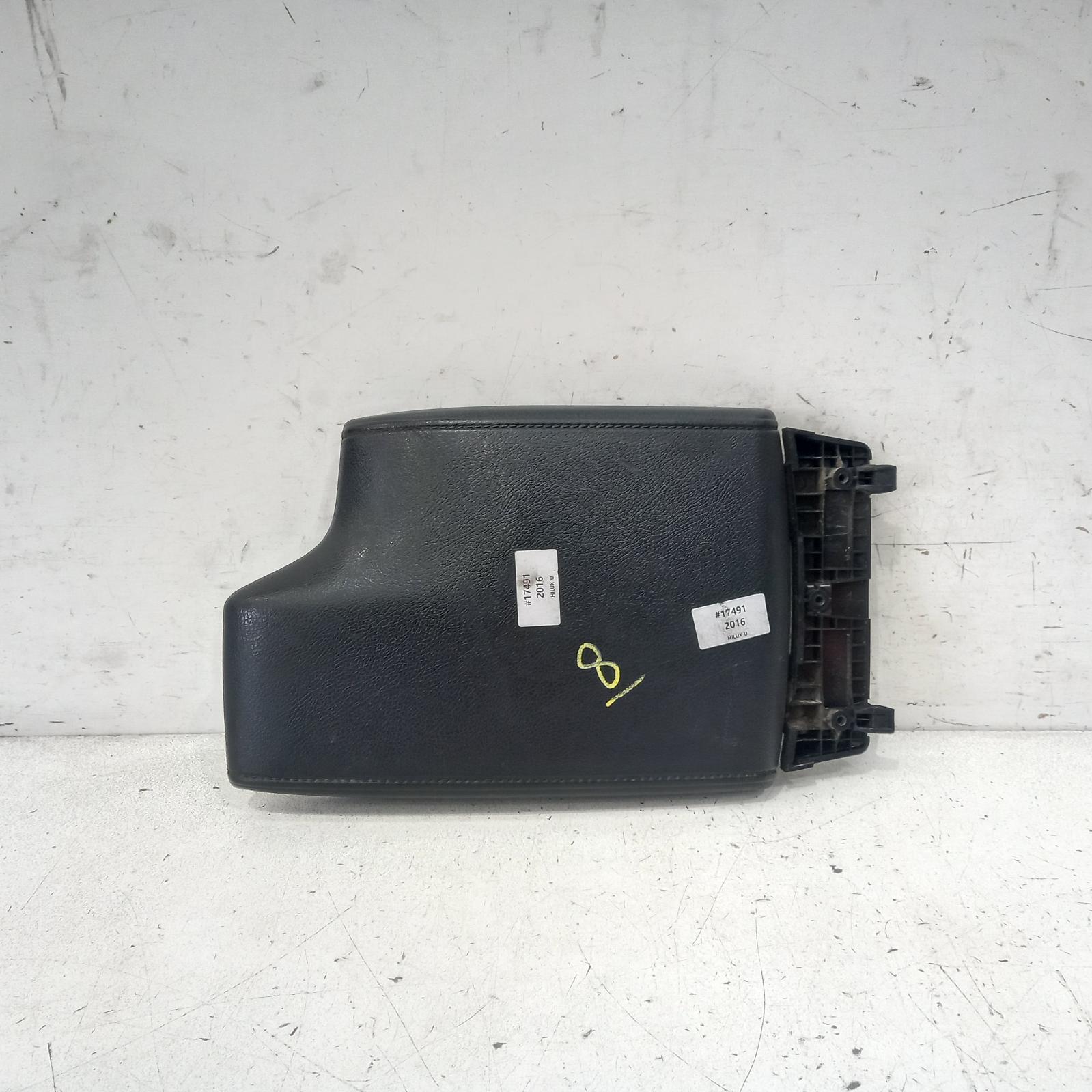 View Auto part Console Toyota Hilux 2016