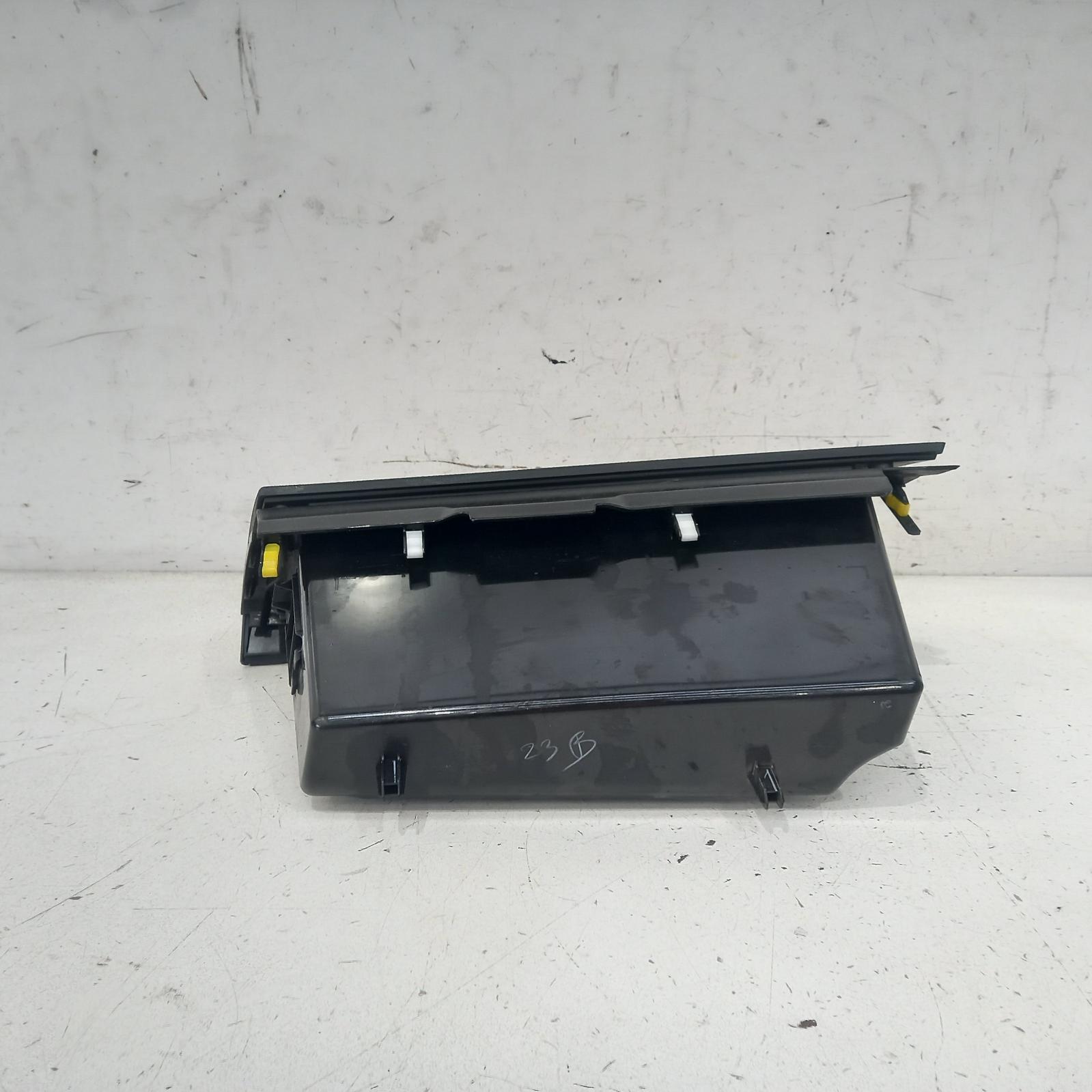 View Auto part Glove Box Toyota Hilux 2016