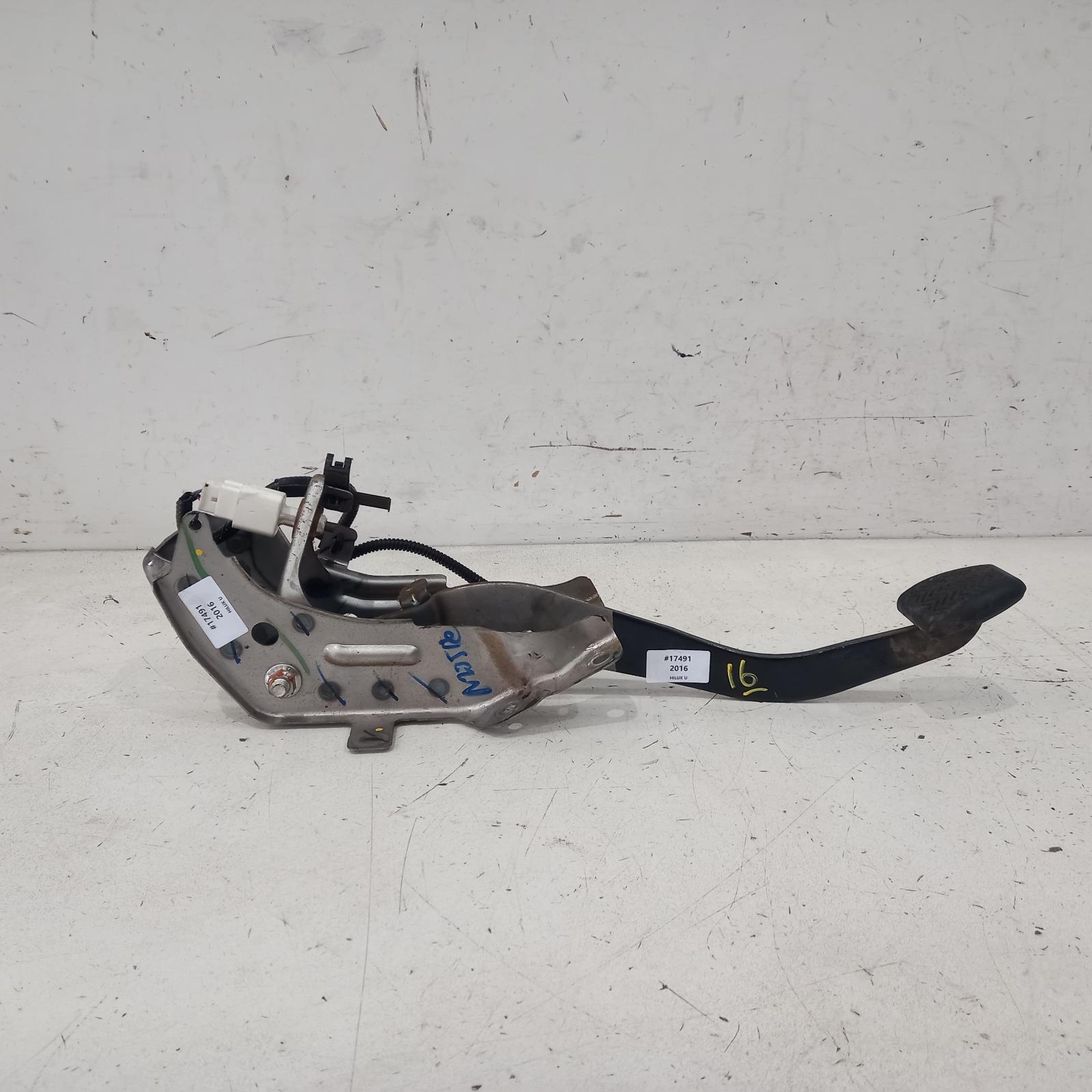 View Auto part Pedal Assembly Toyota Hilux 2016